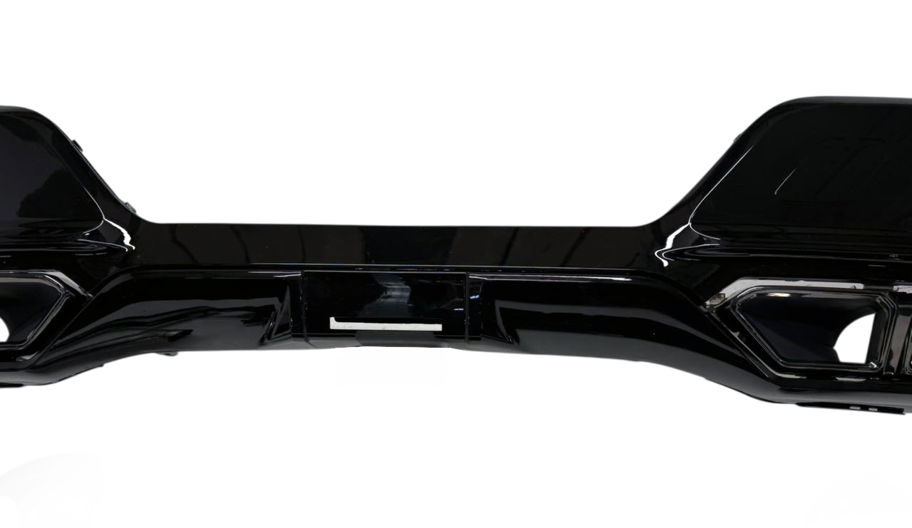 BMW G70 диффузор с насадками