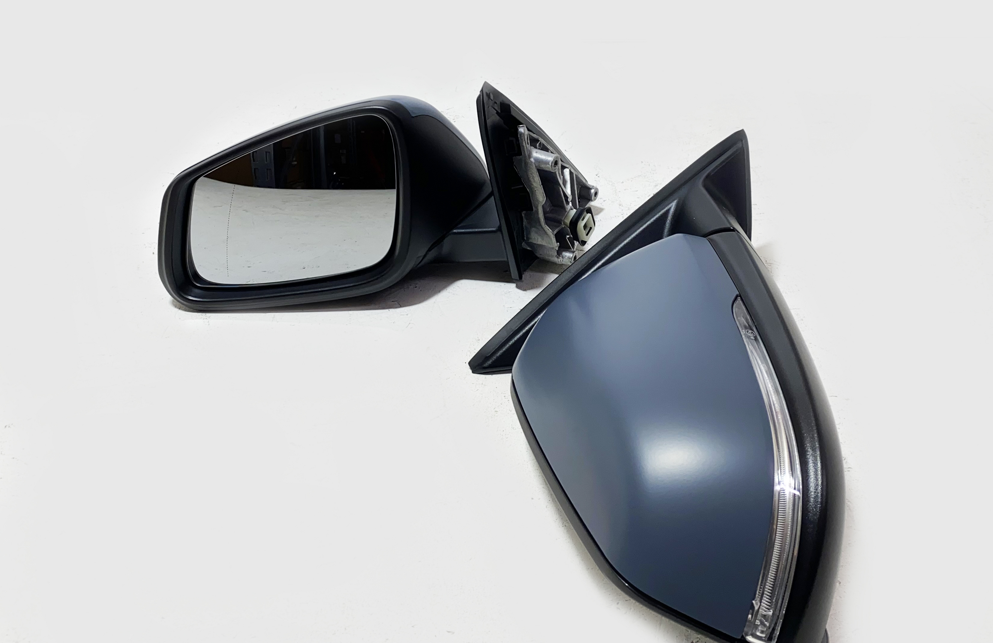 BMW X1 F48 X2 F39  года зеркало левое 5 контактов