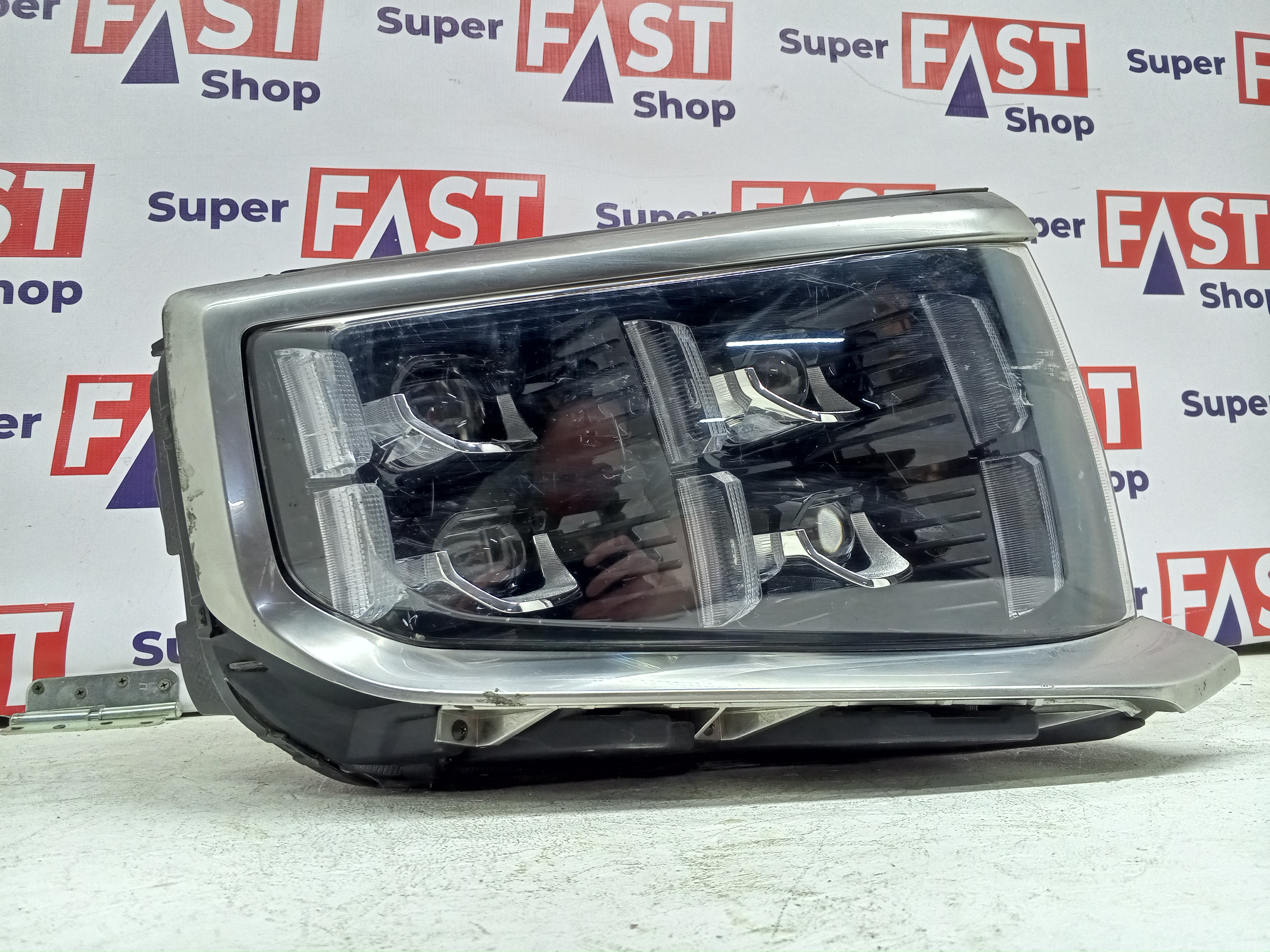 Фара правая Kia Mohave 2019-2024 LED