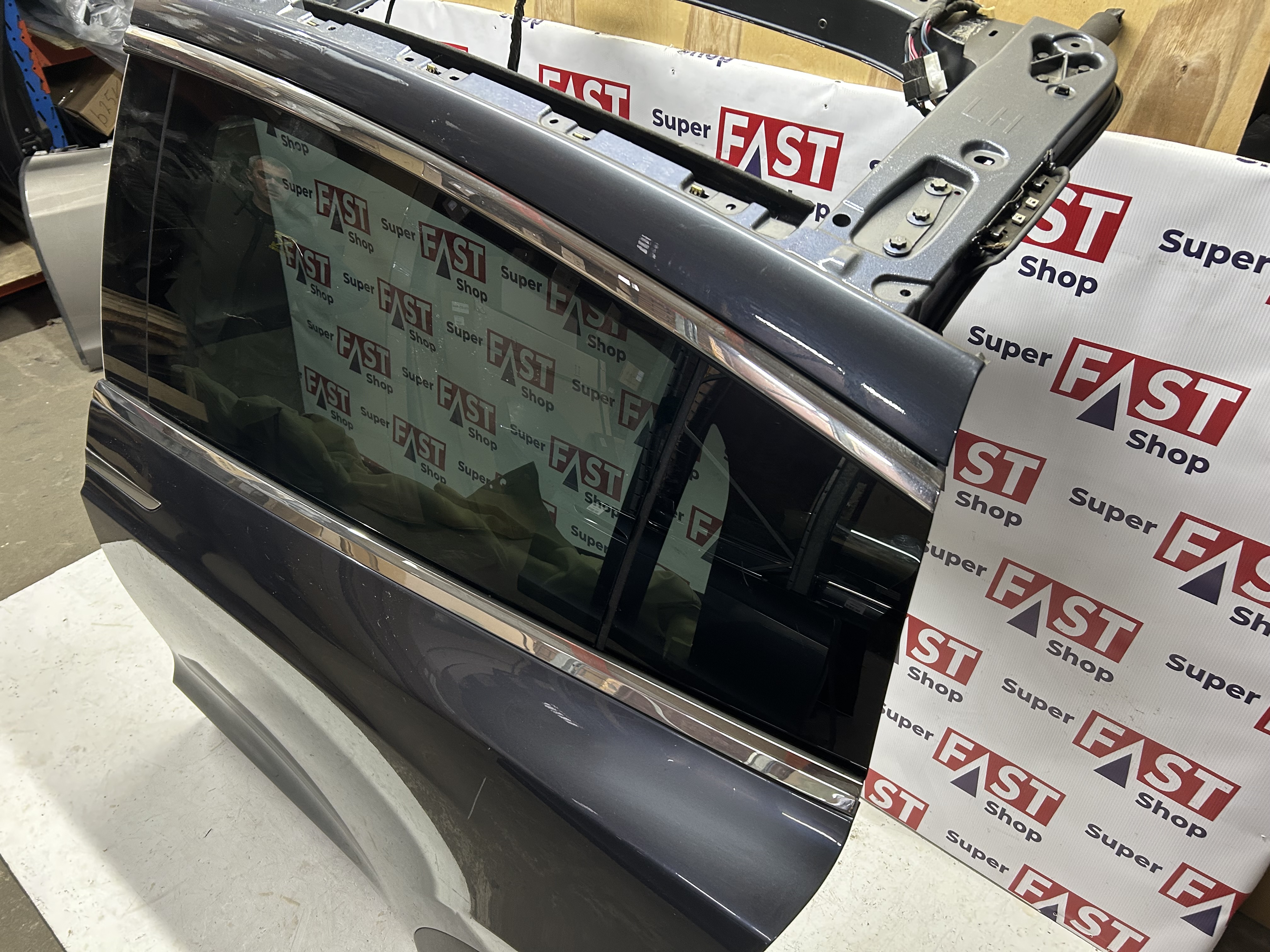 Дверь задняя левая Tesla Model X 2015