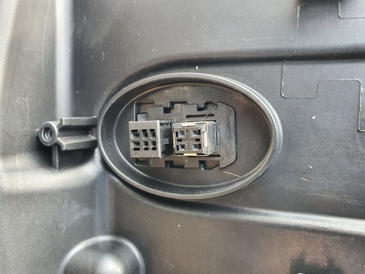 BMW F07 2009-2013 фара левая ксенон адаптивная б\у