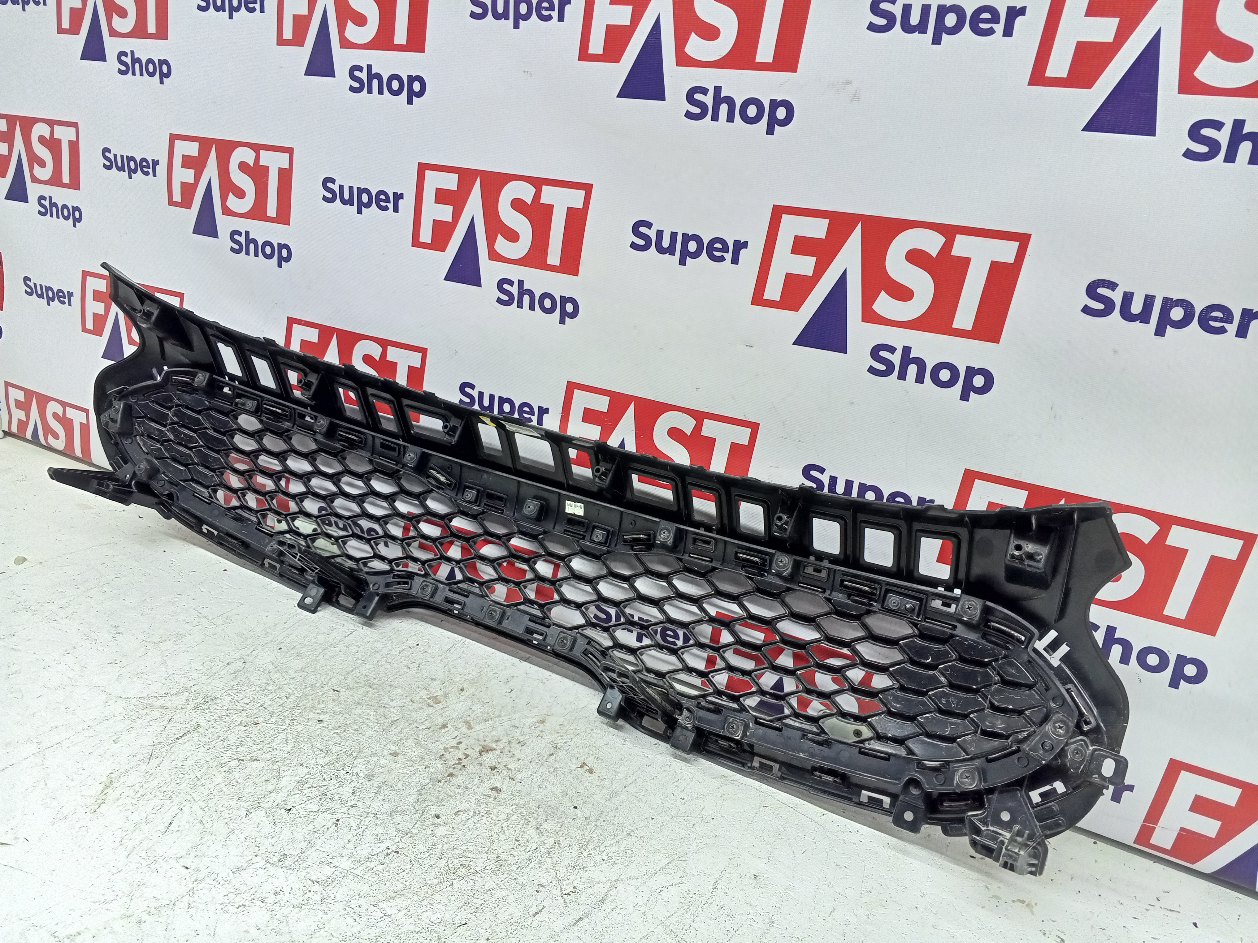 Kia Stinger GT решетка радиатора