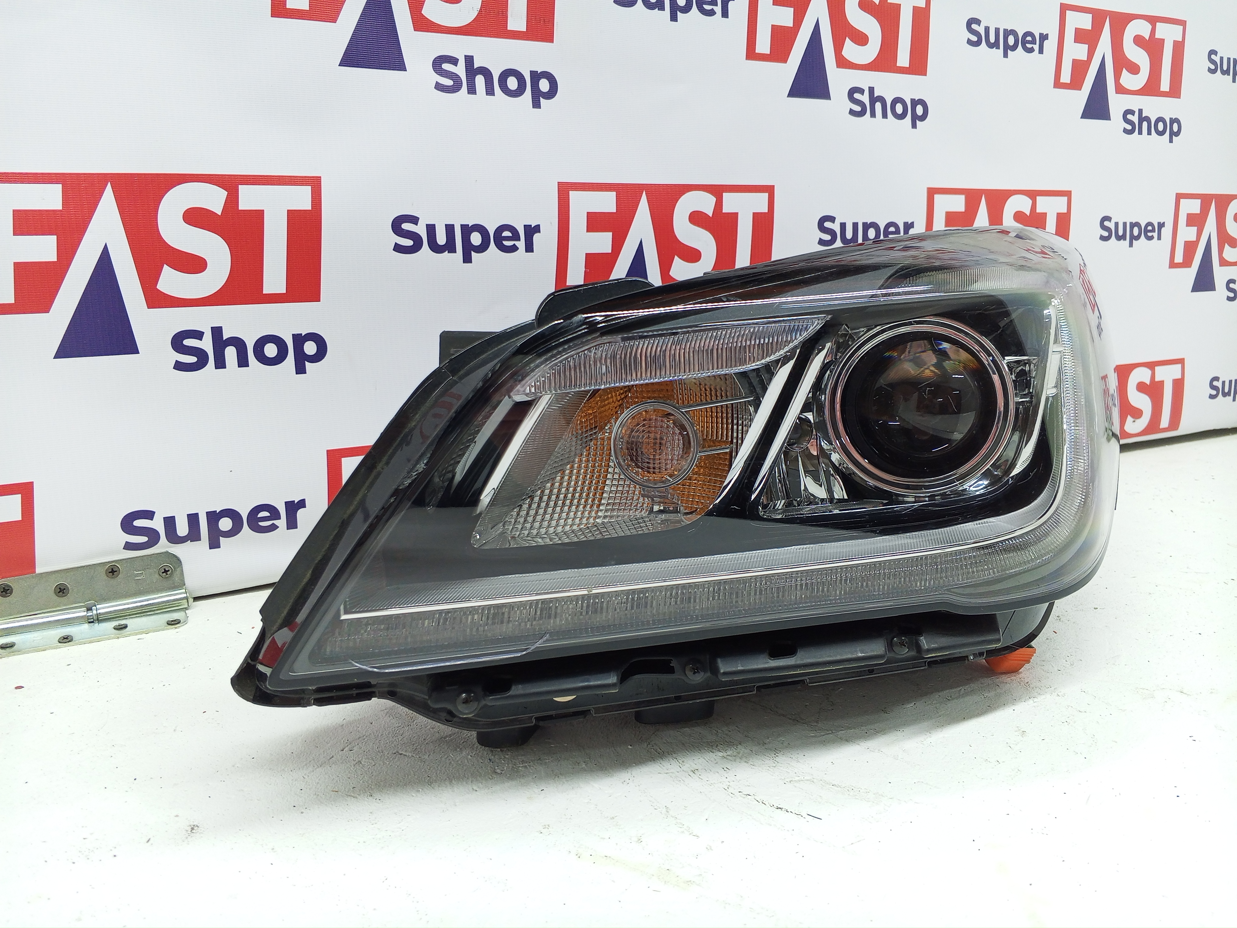 левая фара Genesis G80 ксенон 2016-2020 ДЕФЕКТ