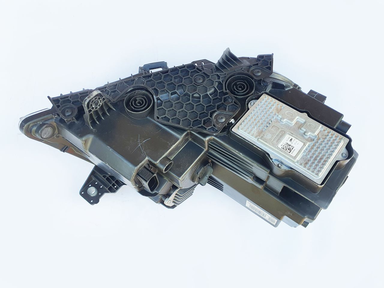 Geely Atlas 2016-2022 год левая фара б\у