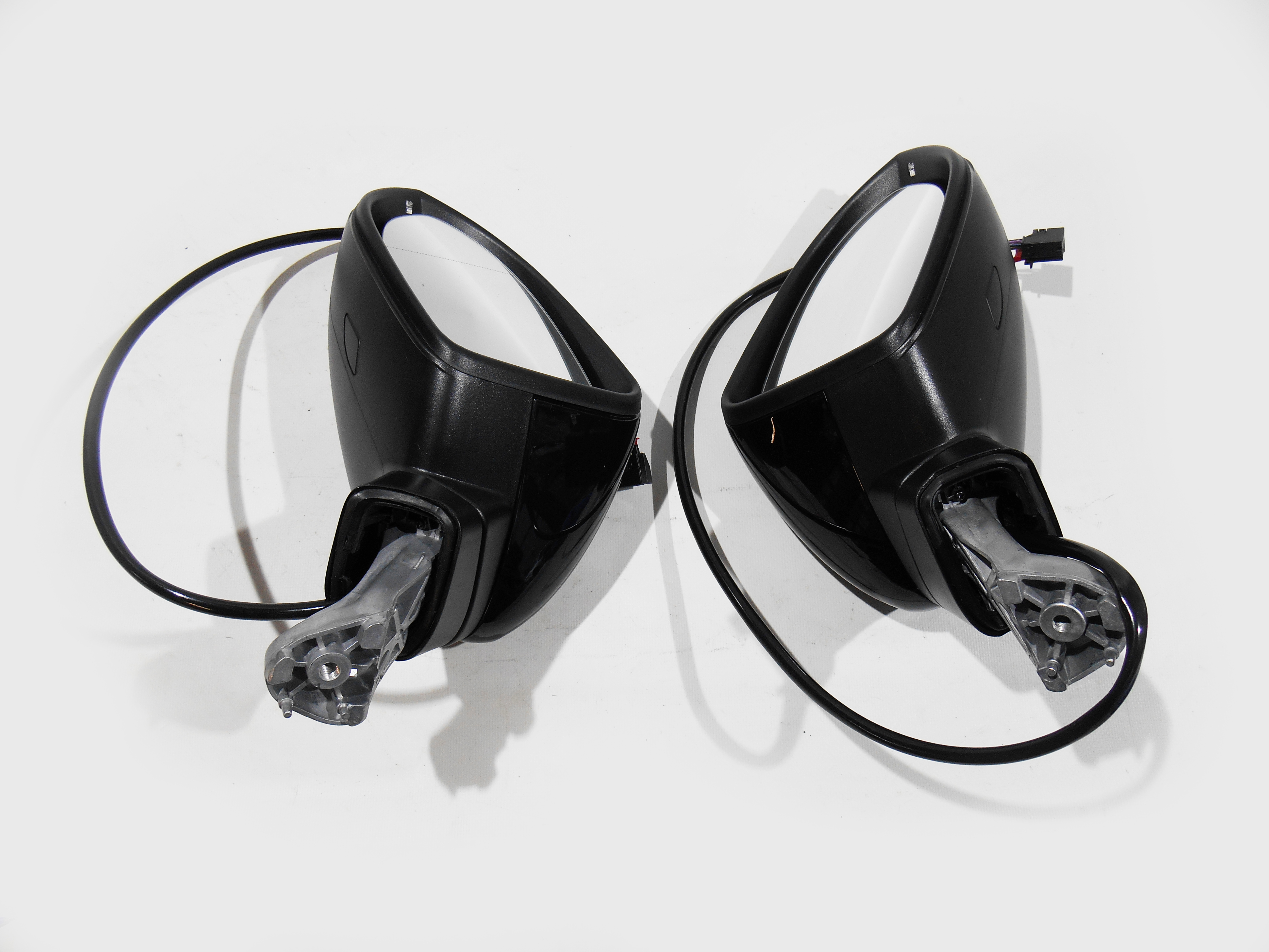 Volkswagen Passat B8 дорестайлинг зеркало правое 6 Pin