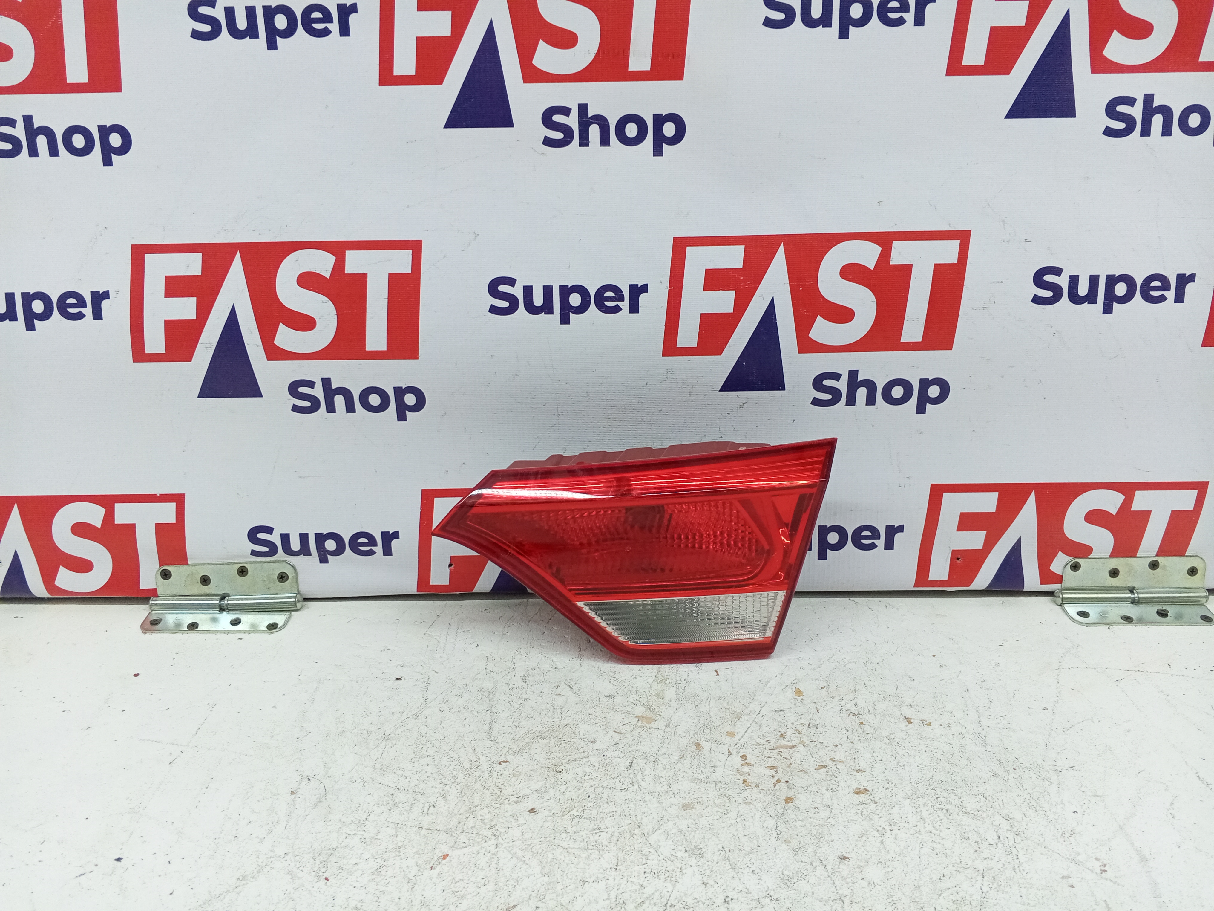 Kia Rio 4 фонарь правый галоген в крышку