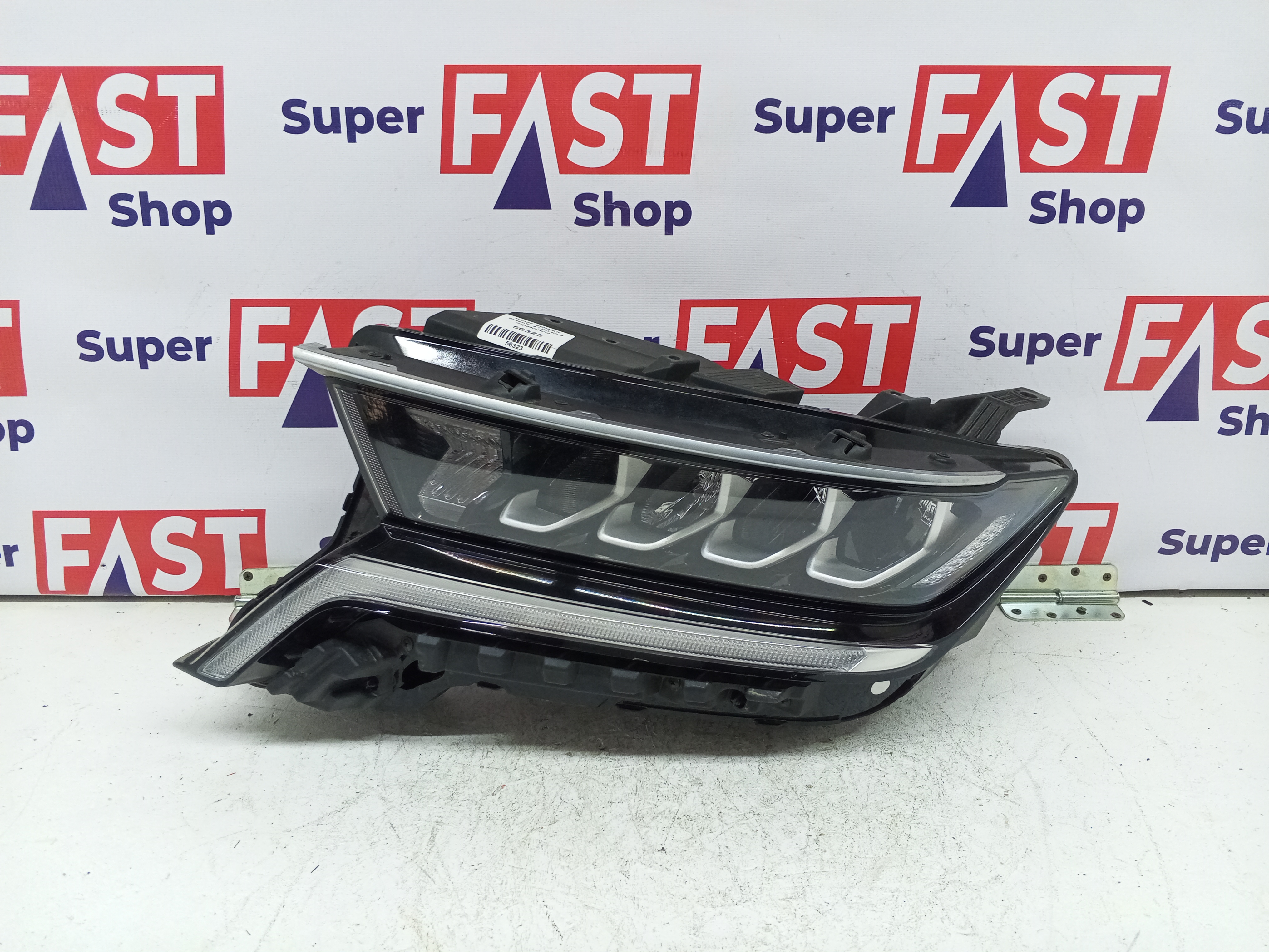 левая фара Kia Sorento 4 LED на 4 отражателя