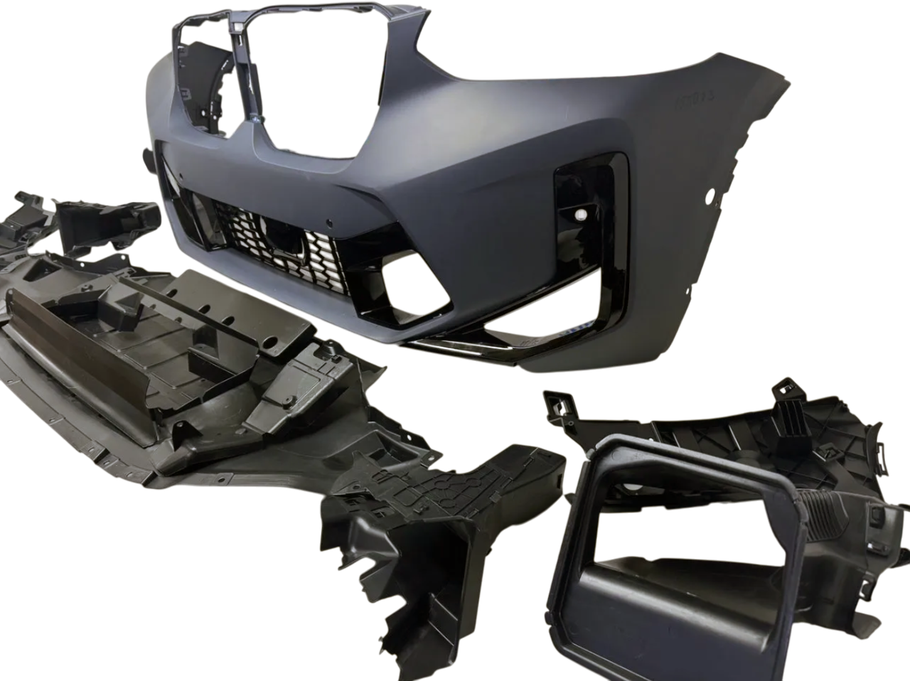 BMW X4 G02 рестайлинг обвес с порогами и расширителями