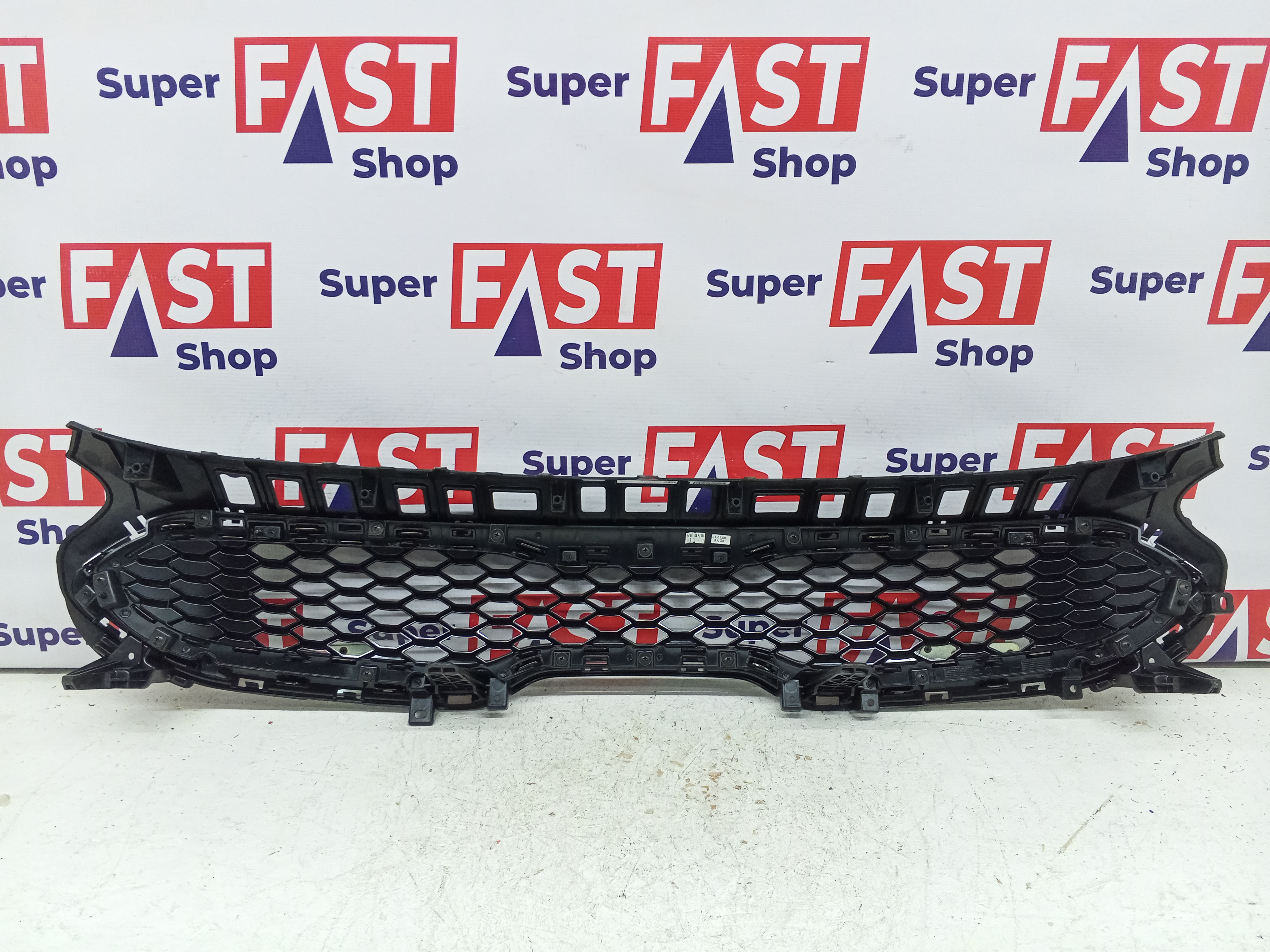 Kia Stinger GT решетка радиатора