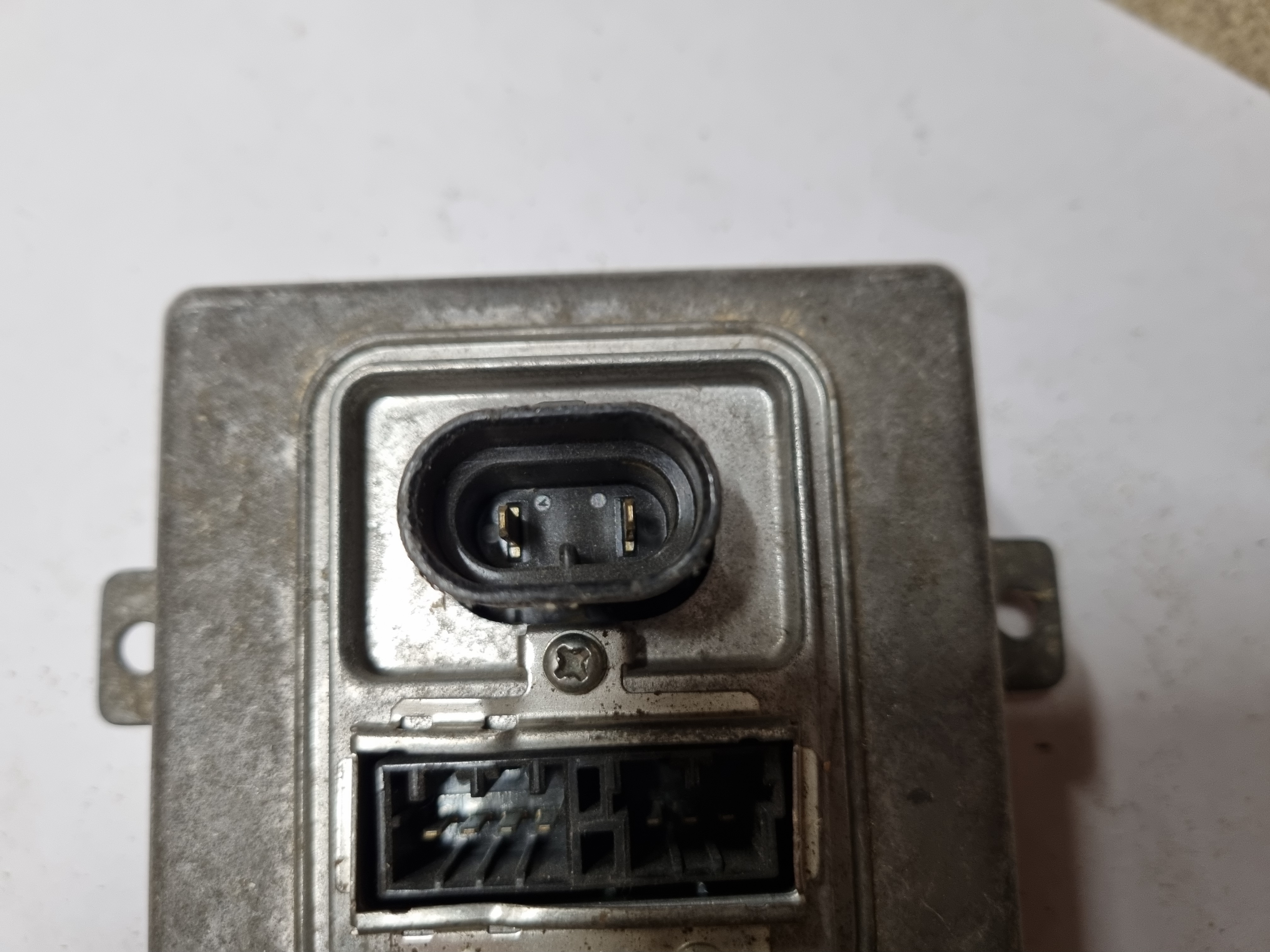 Mitsubishi 3.3 Блок W3T13271 BMW 69256479