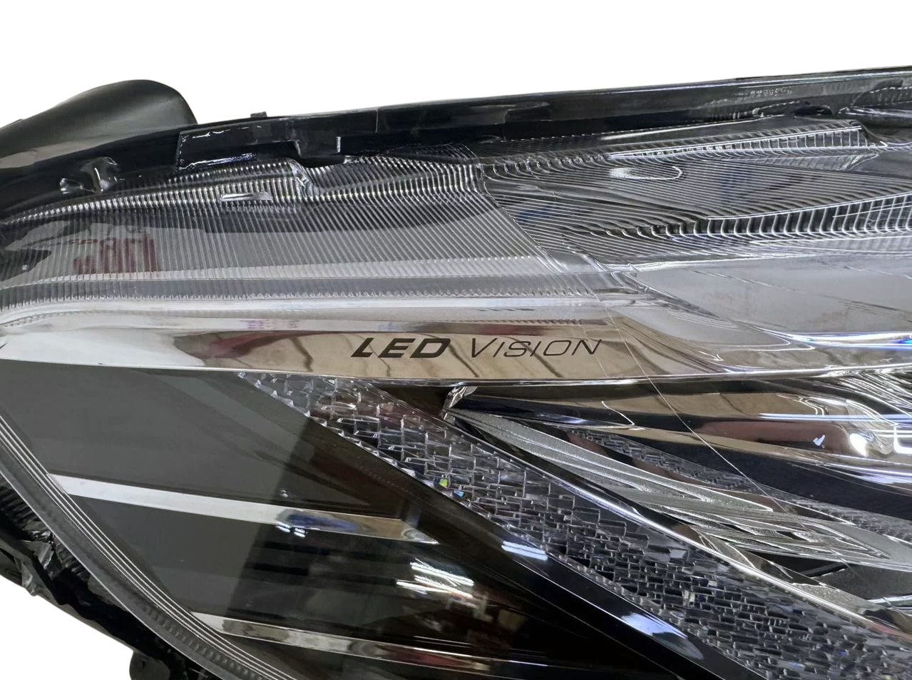 Haval Jolion 2021-2024 фара правая LED
