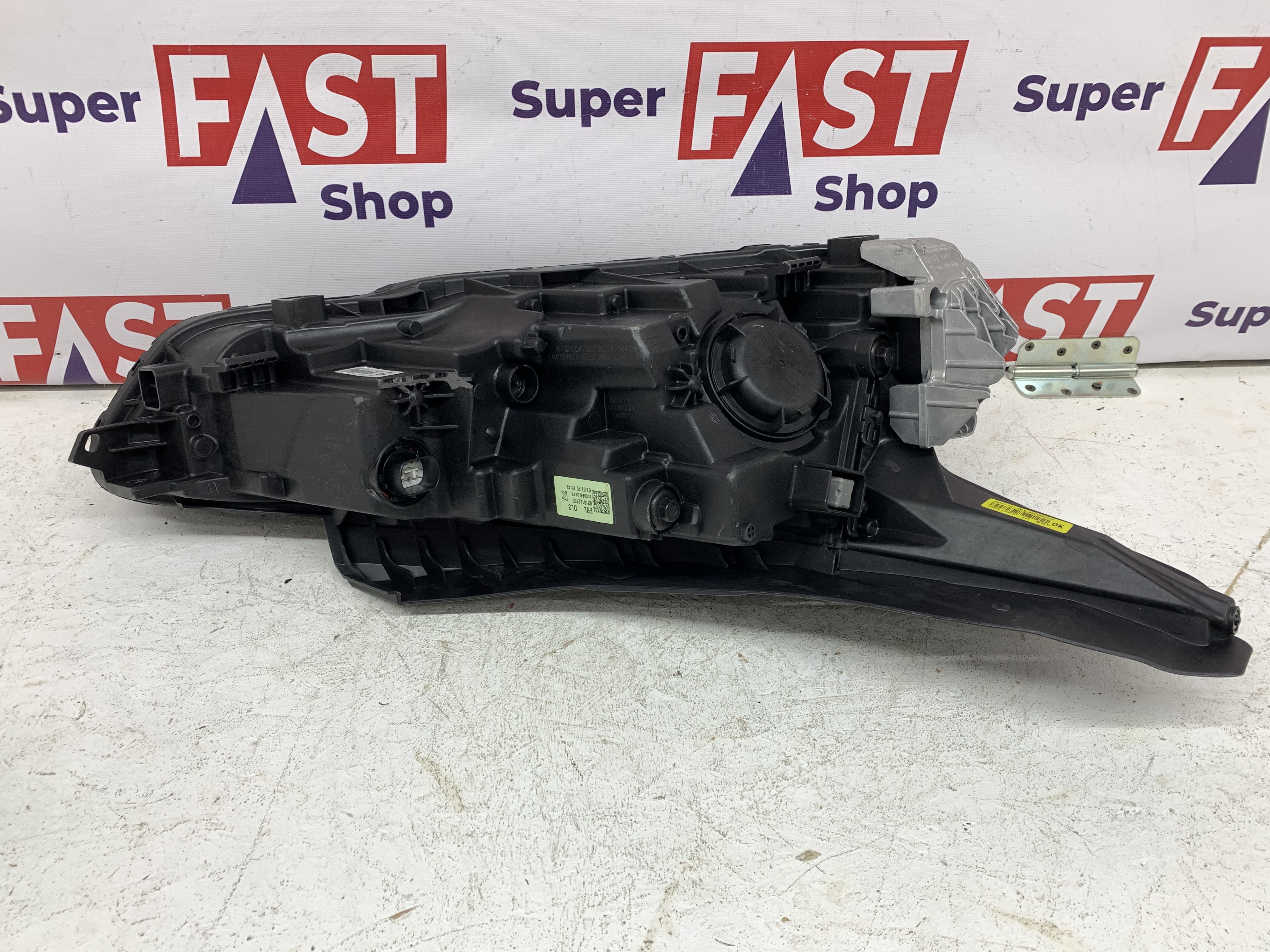 Kia K5 фара левая LED на 3 линзы оригинал бу