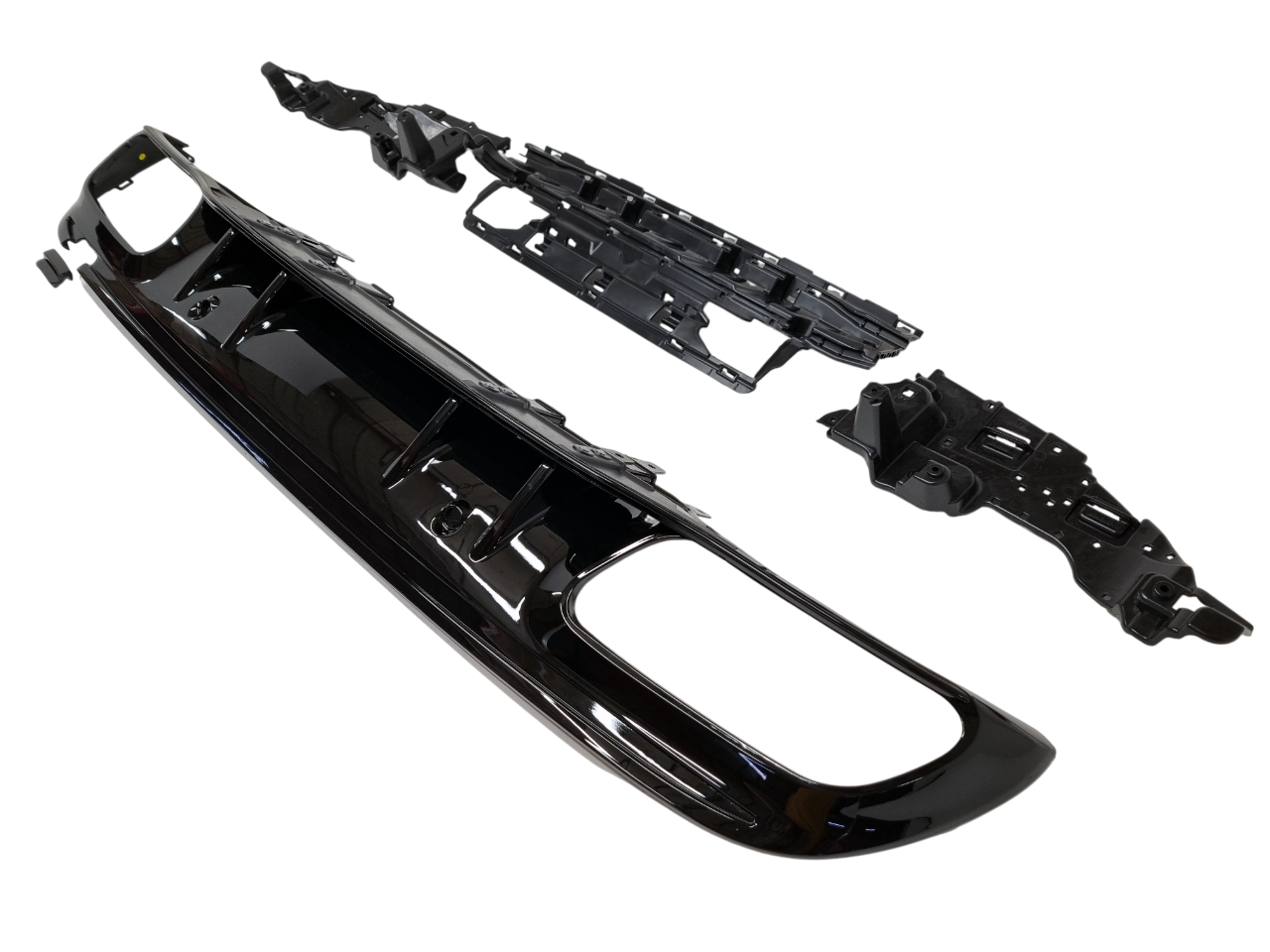 Mercedes W205 рестайлинг диффузор AMG 63 чeрный глянец без насадок