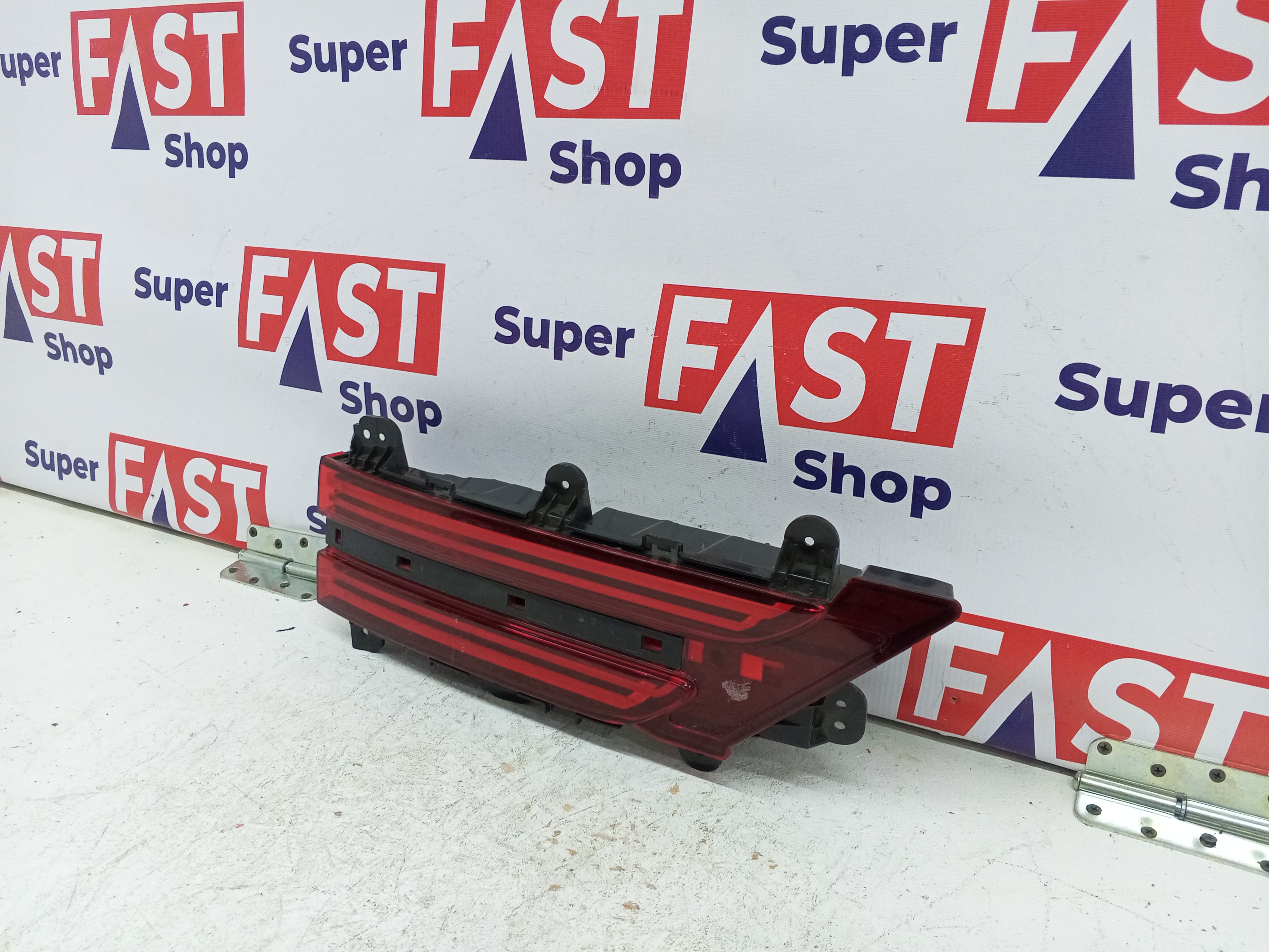 фонарь задний левый в крышку Genesis GV70