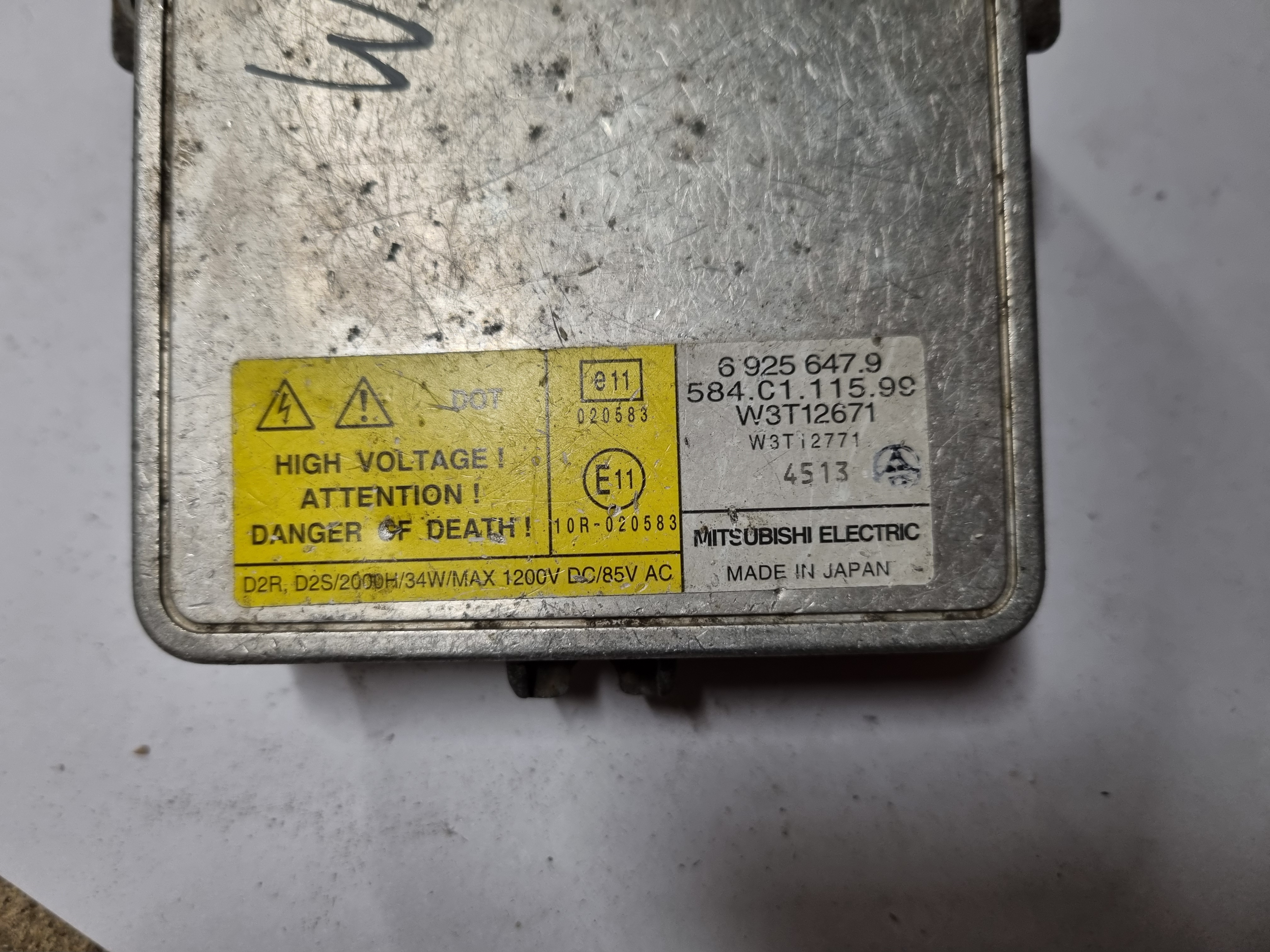 Mitsubishi 3.3 Блок W3T13271 BMW 69256479