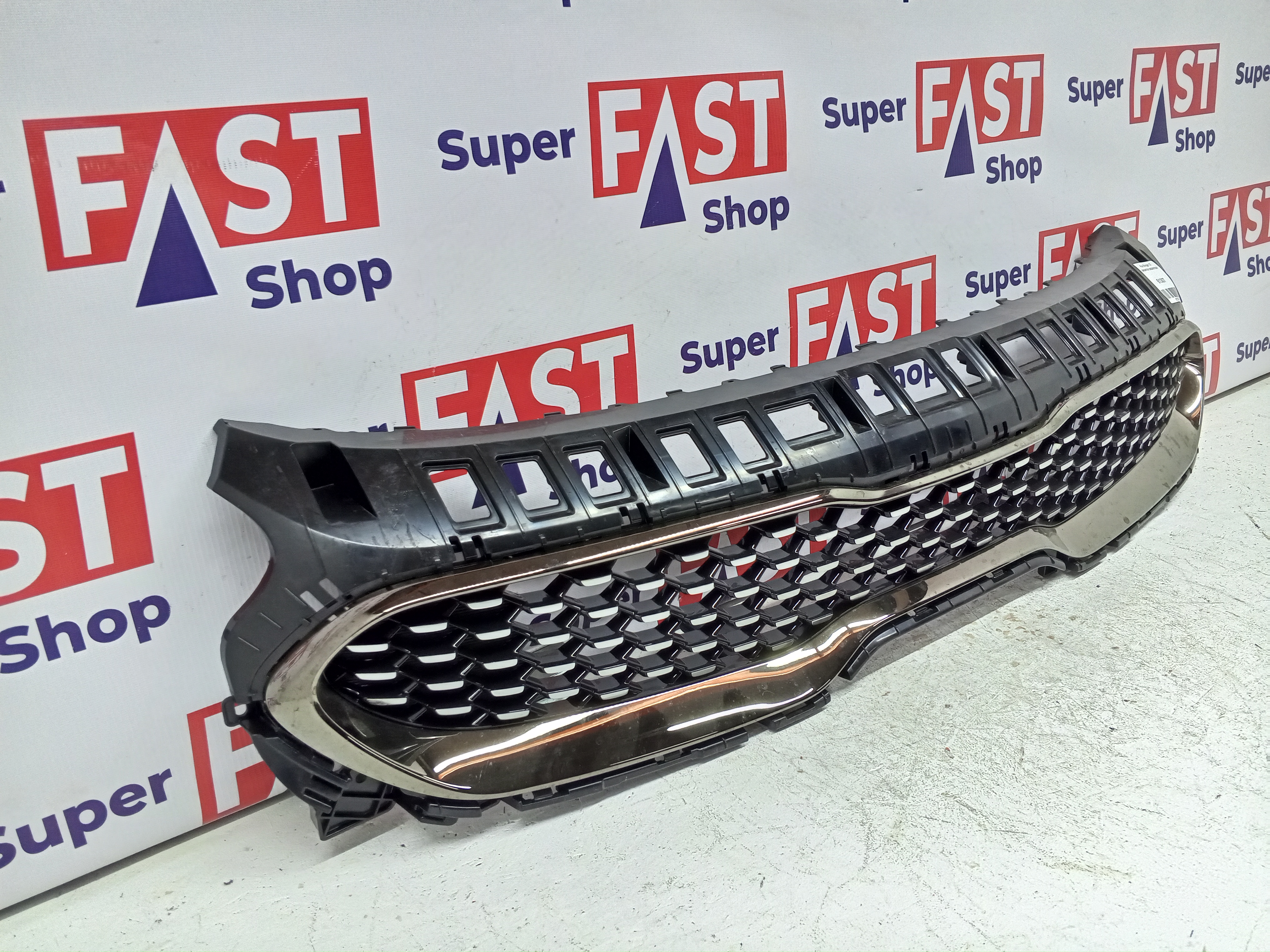 Kia Stinger GT решетка радиатора