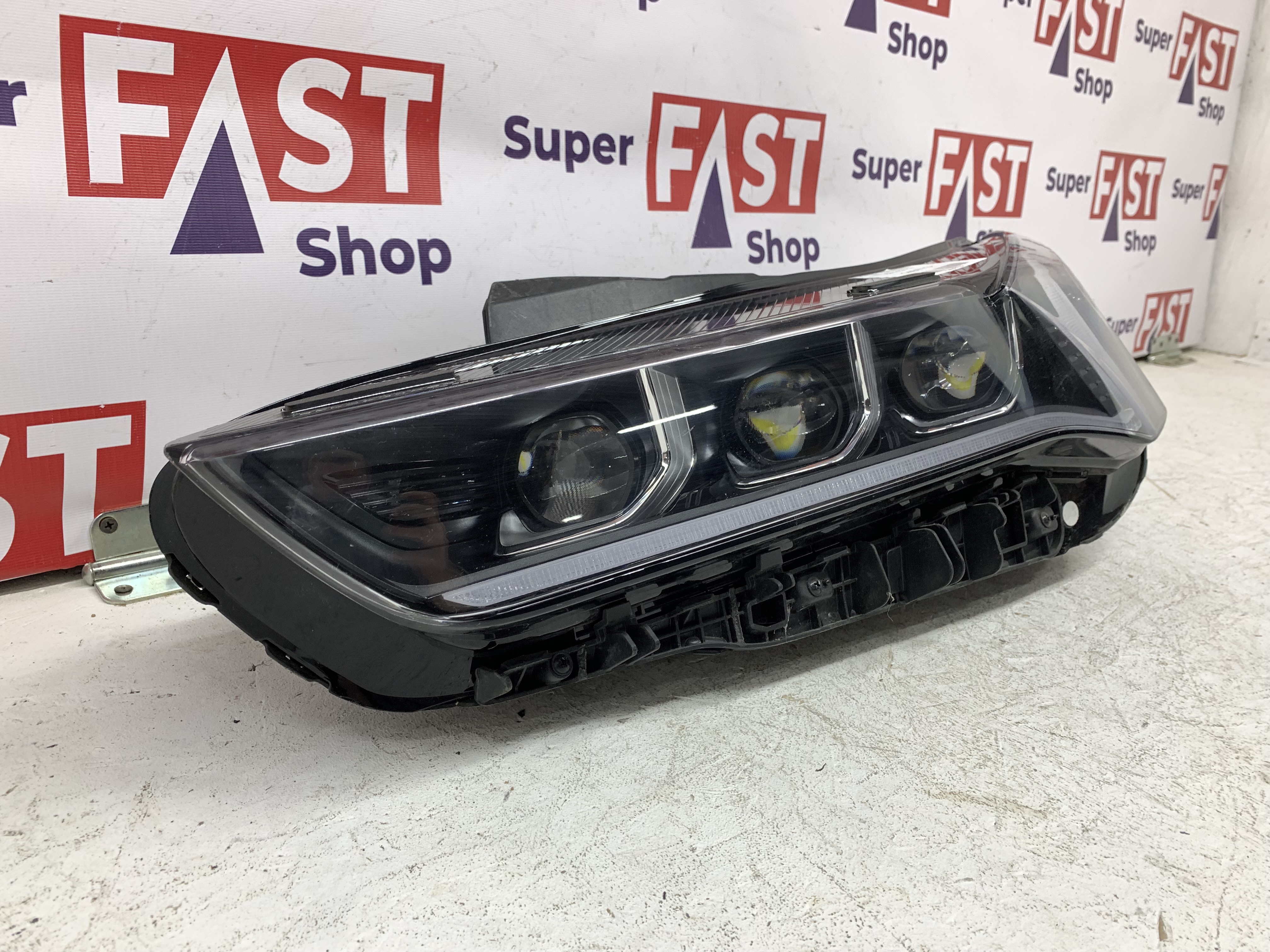 Kia K5 фара левая LED на 3 линзы оригинал бу