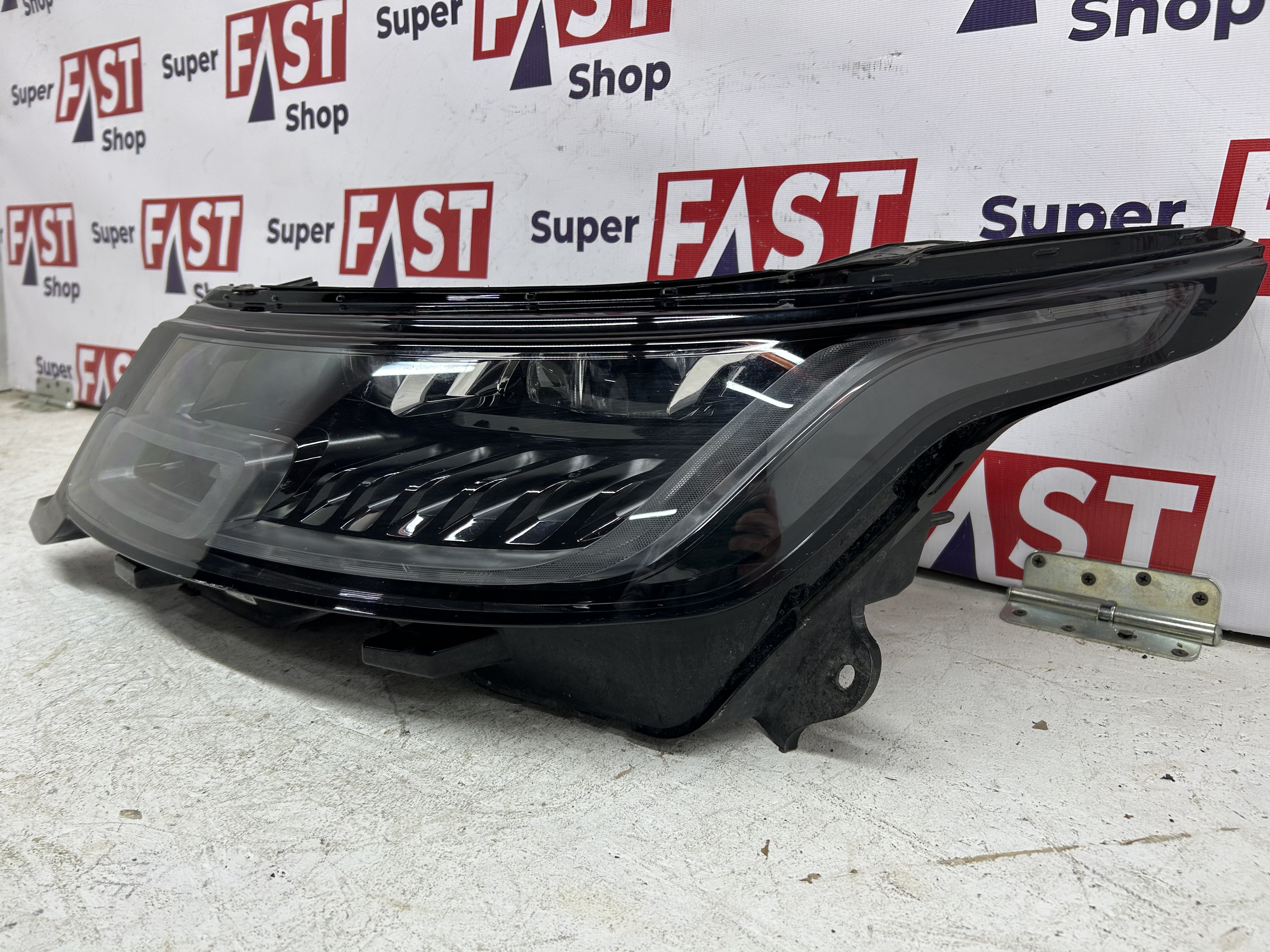 Фара левая Range Rover Sport 2021 LED