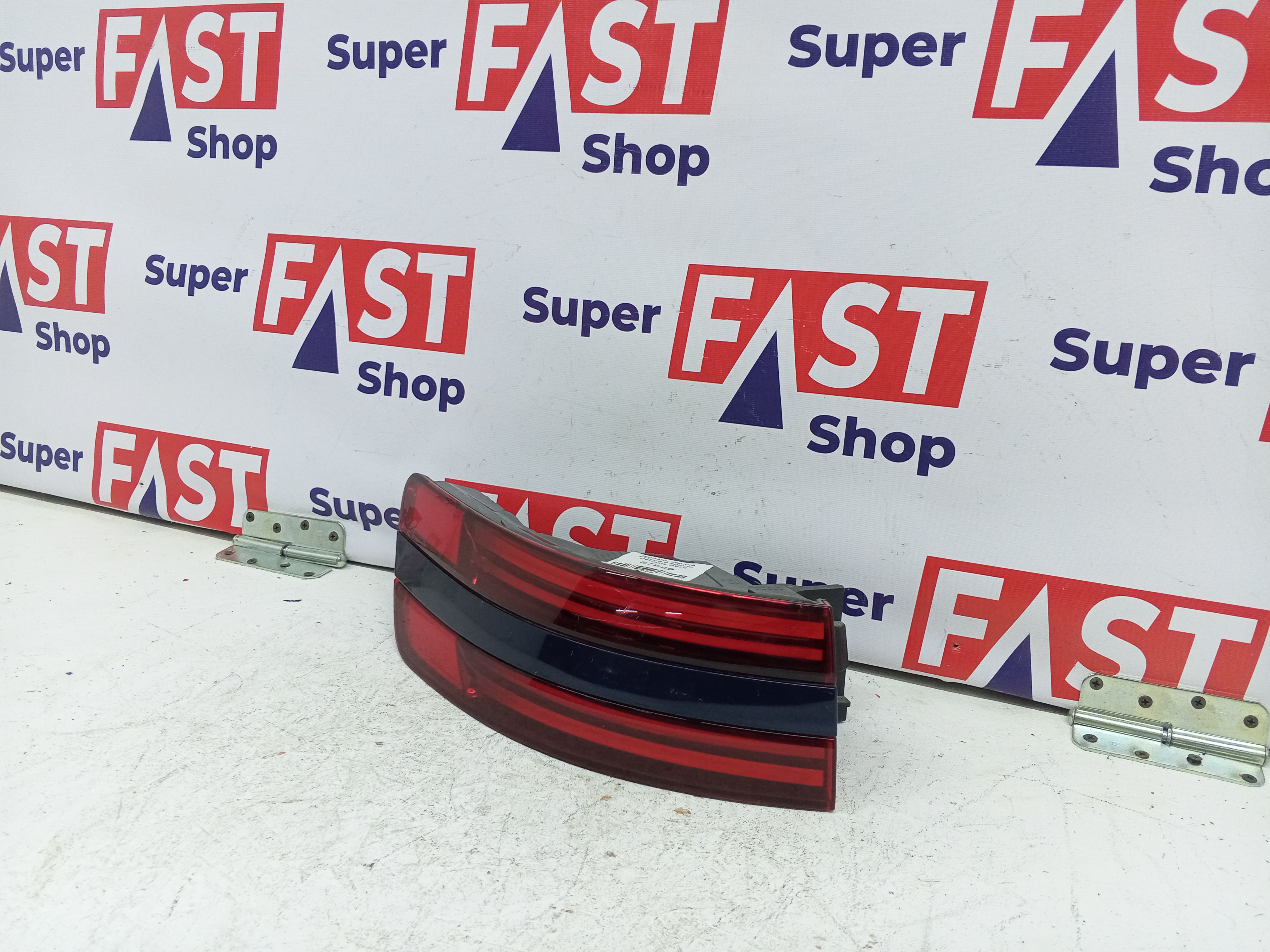 фонарь задний левый в крыло Genesis GV70