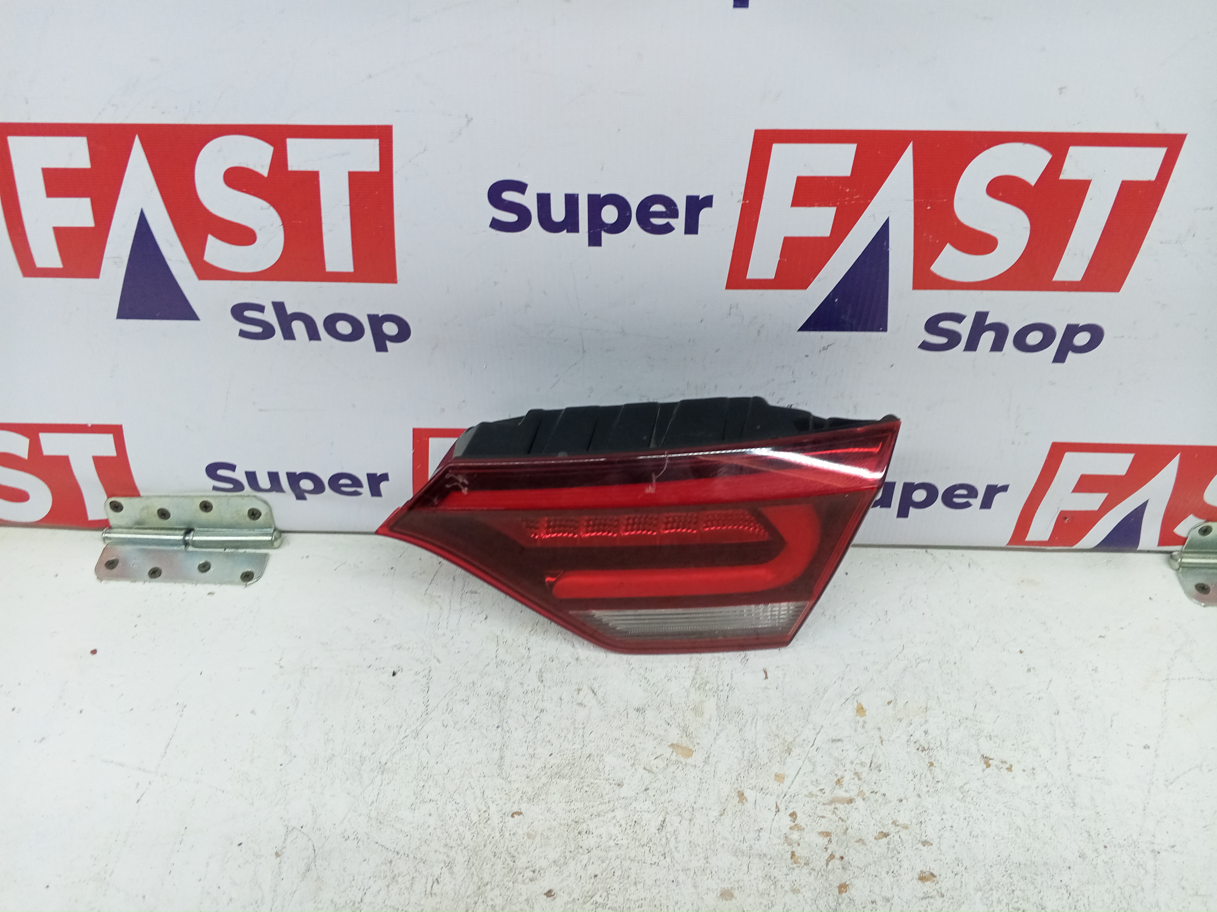 Kia Rio 4 фонарь правый LED в крышку