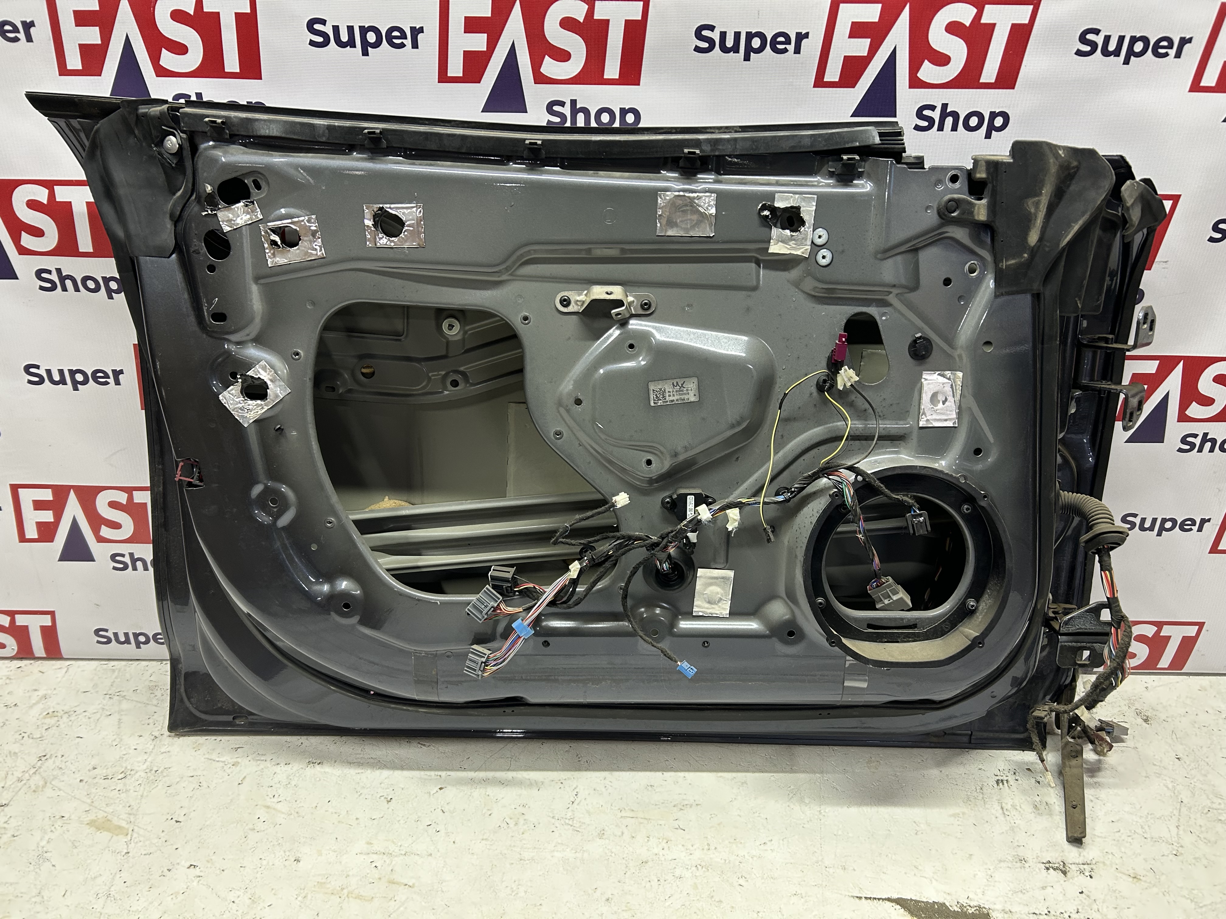 Дверь левая передняя Tesla Model S