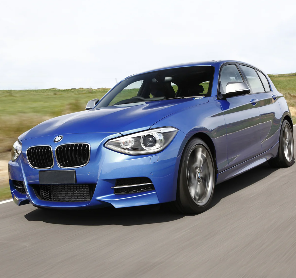 BMW F20 дорестайлинг комплект порогов M Performance