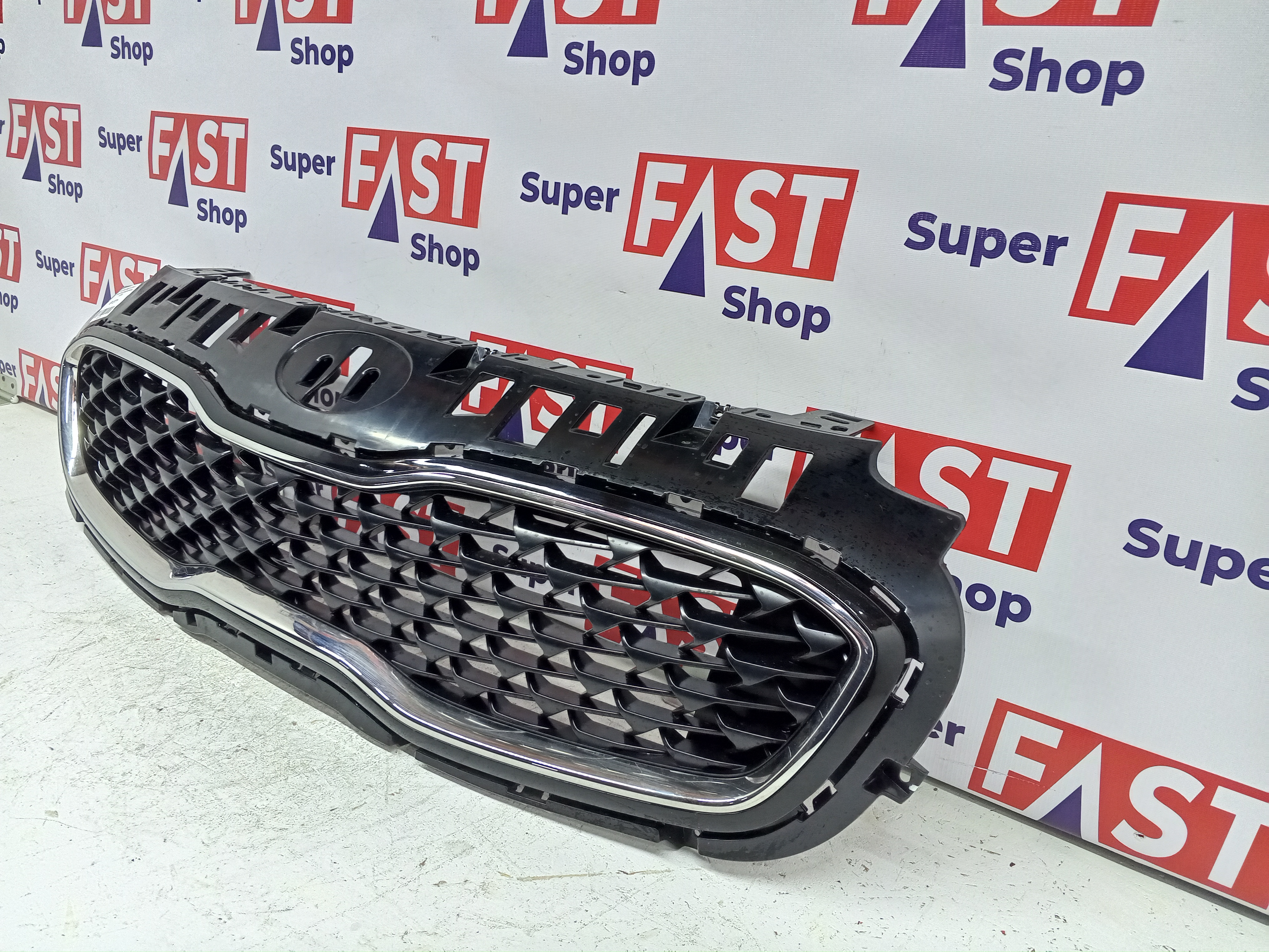 Kia Sportage 4 рест решетка радиатора USA