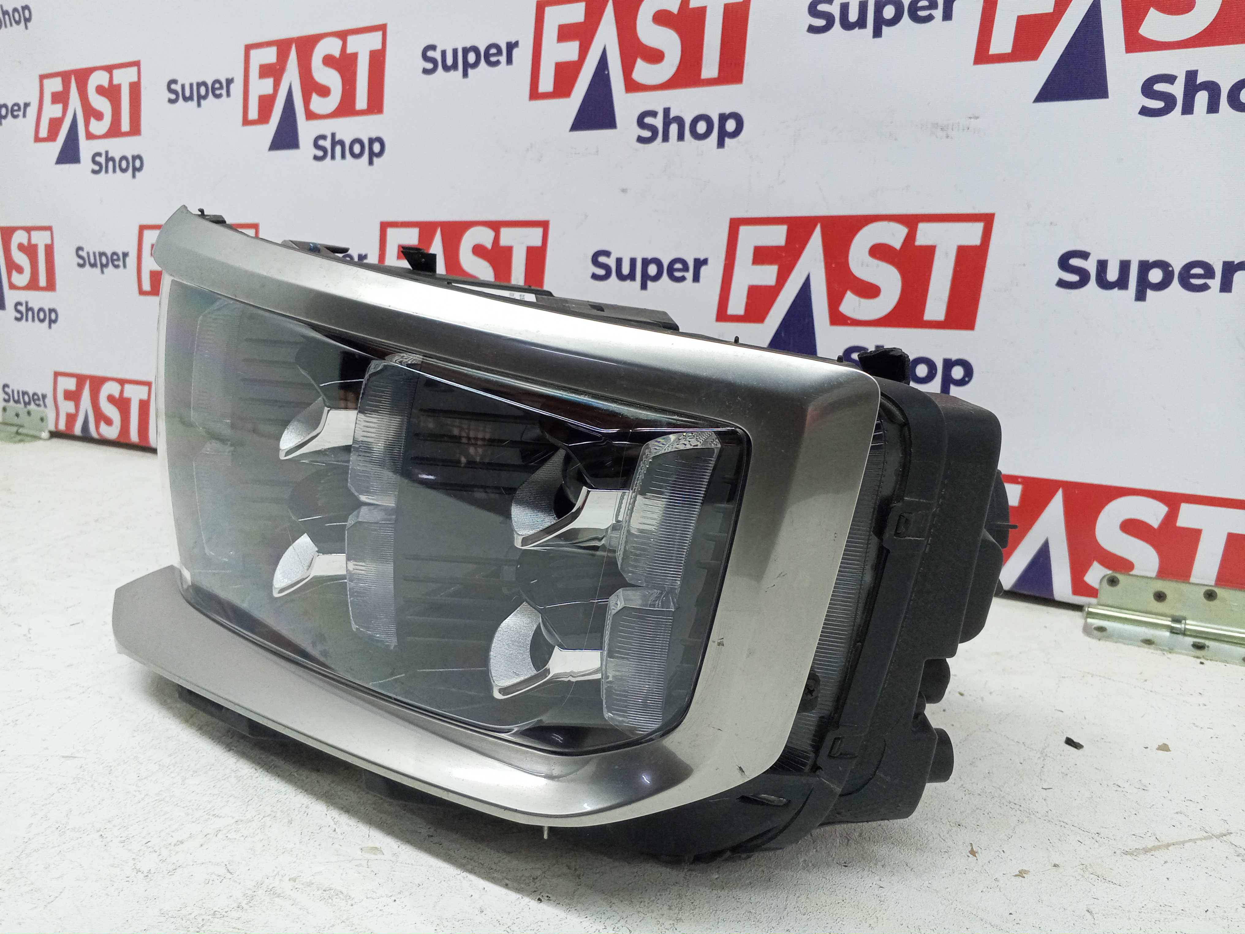 Фара левая Kia Mohave 2019-2024 LED