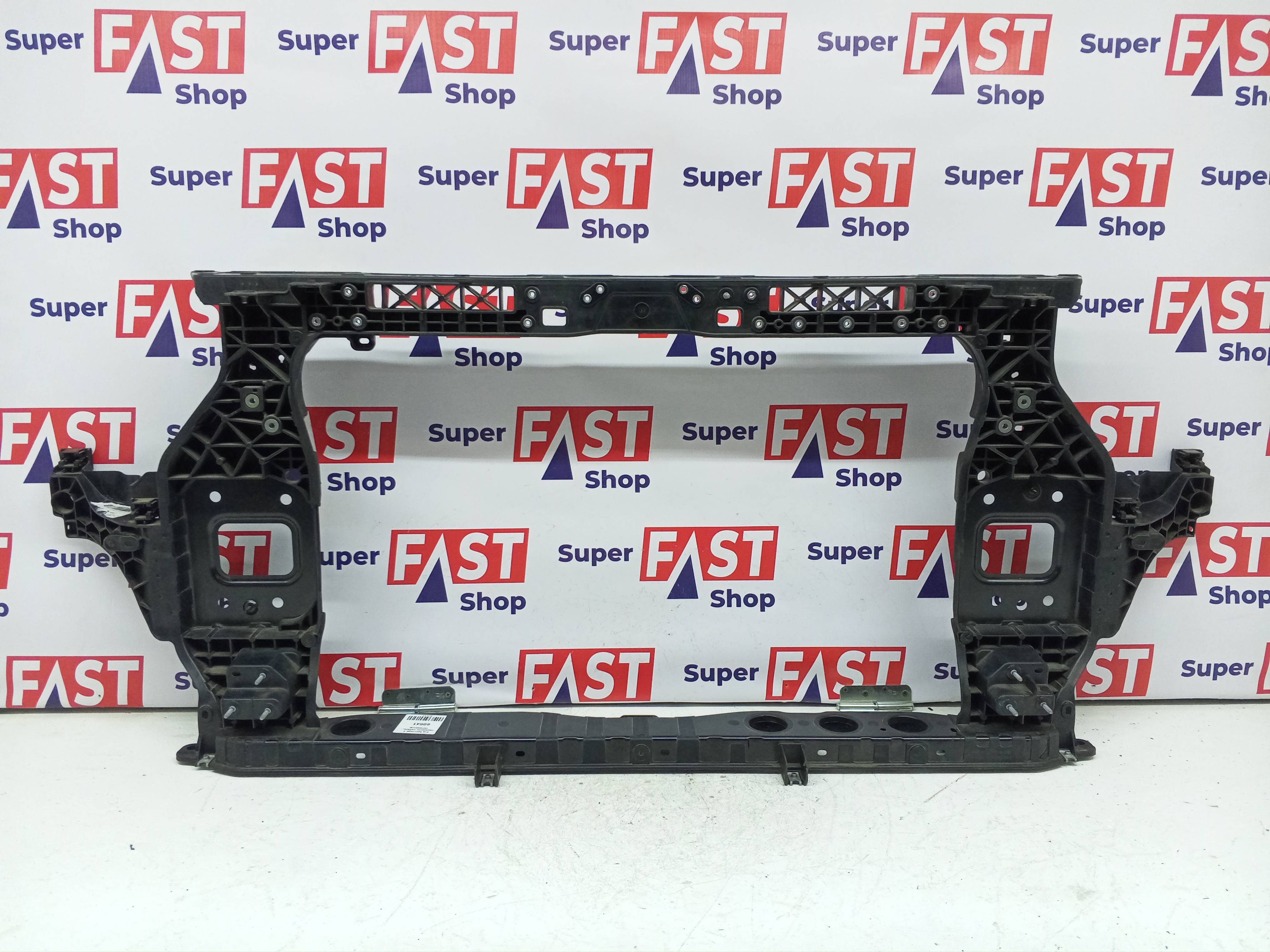 Kia Sportage 5 передняя панель / телевизор