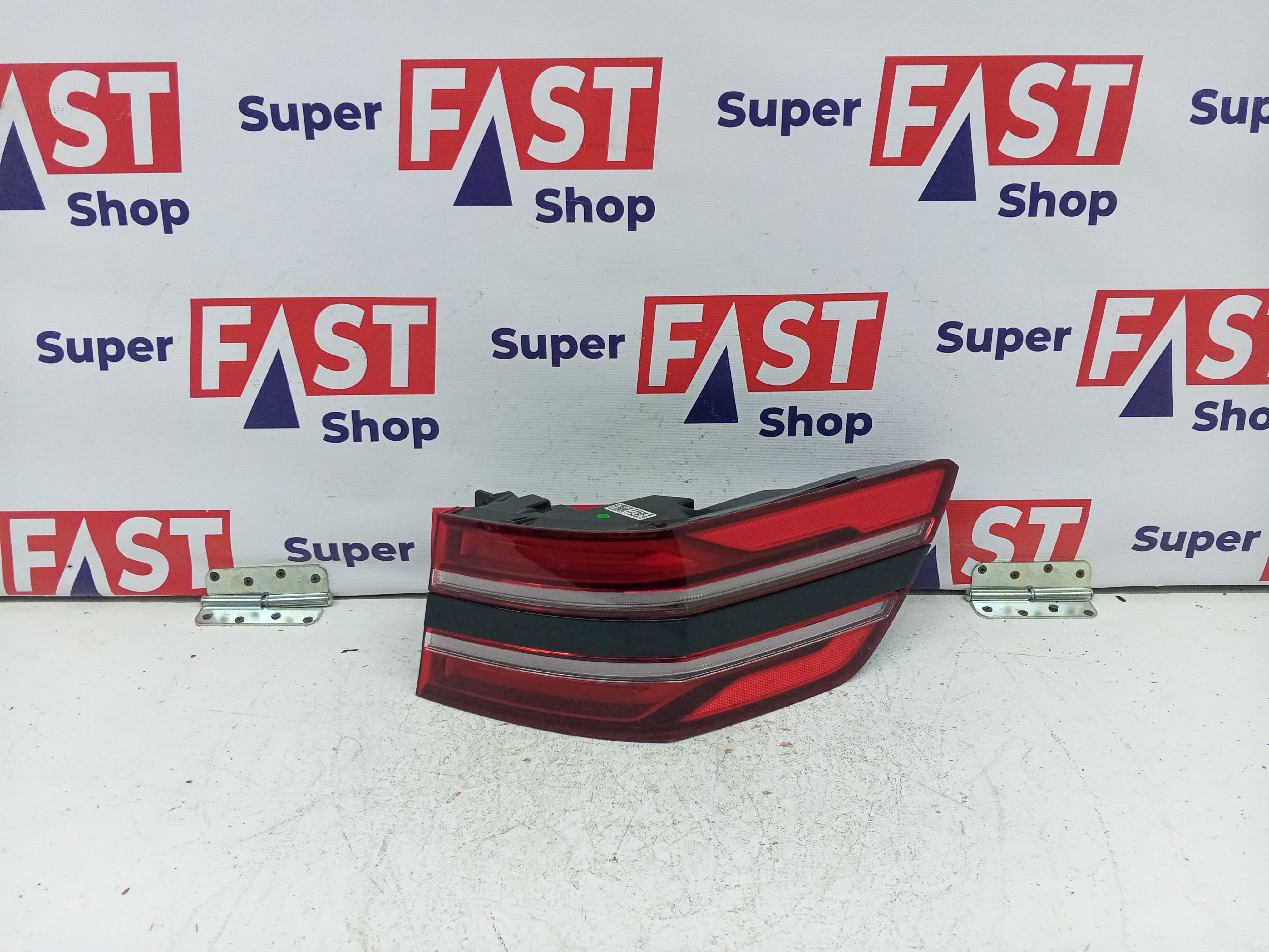 Genesis GV80 фонарь задний правый