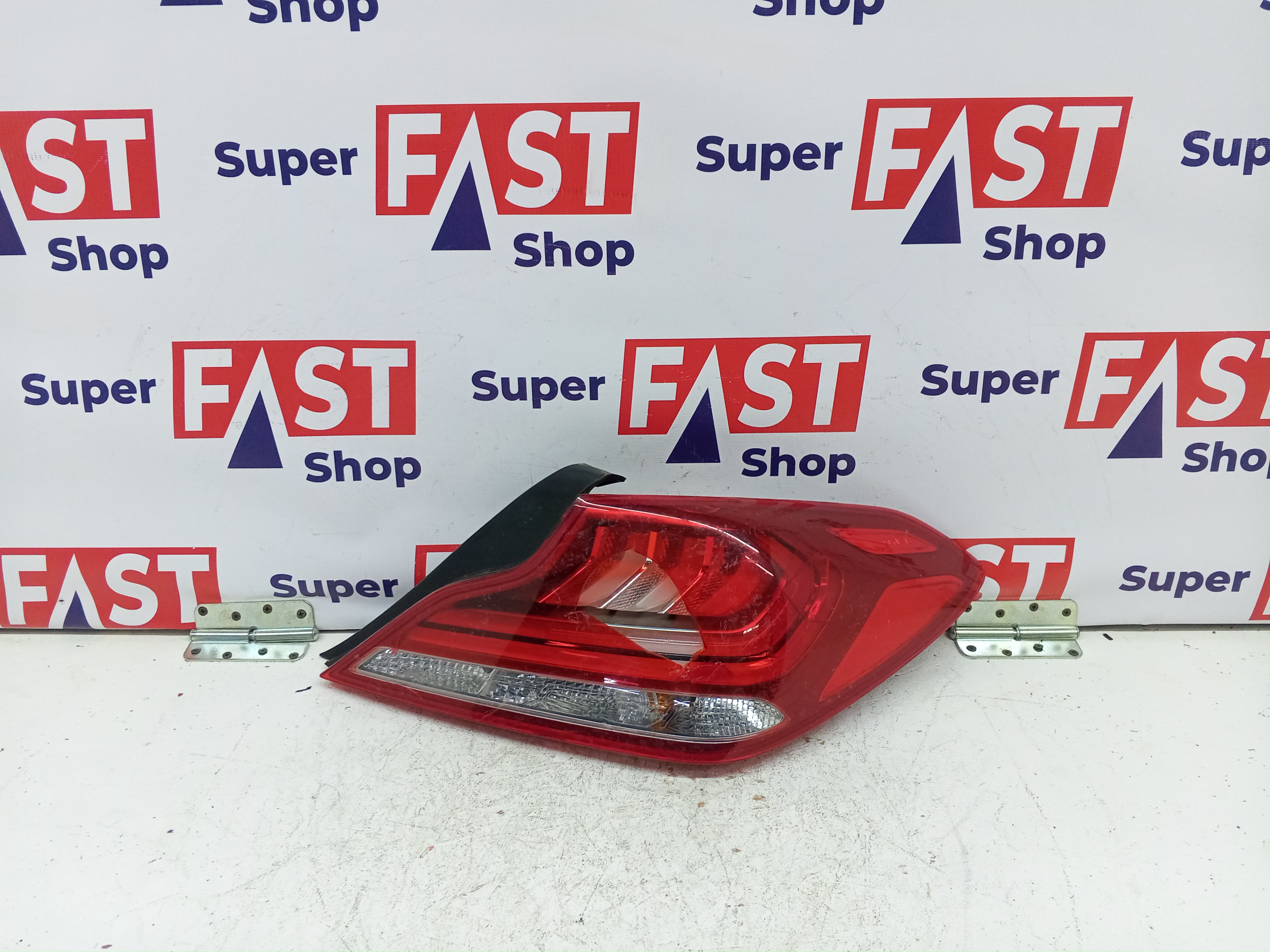 БИТЫЙ задний правый фонарь Genesis G70 2017-2021