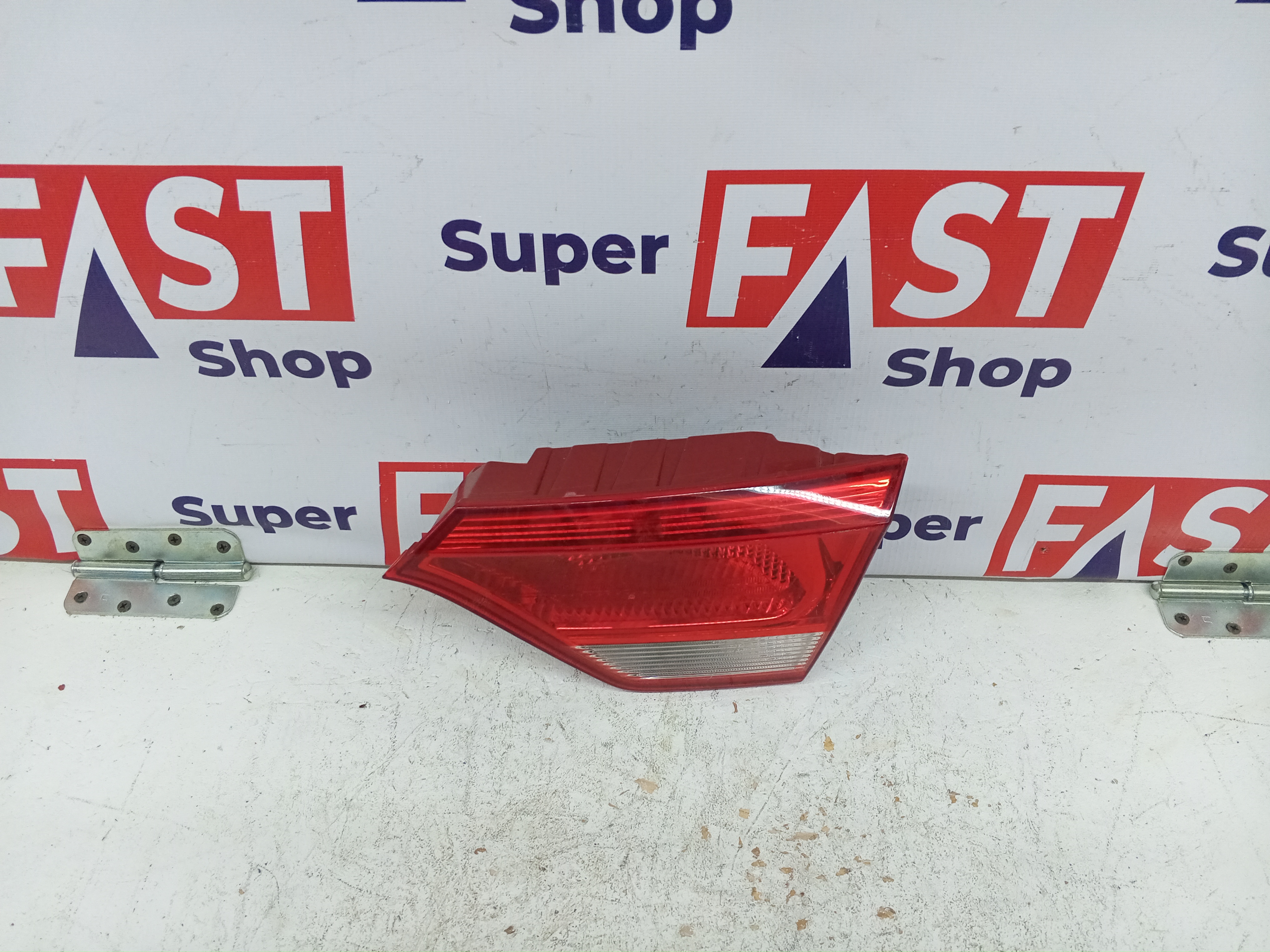 Kia Rio 4 фонарь правый галоген в крышку