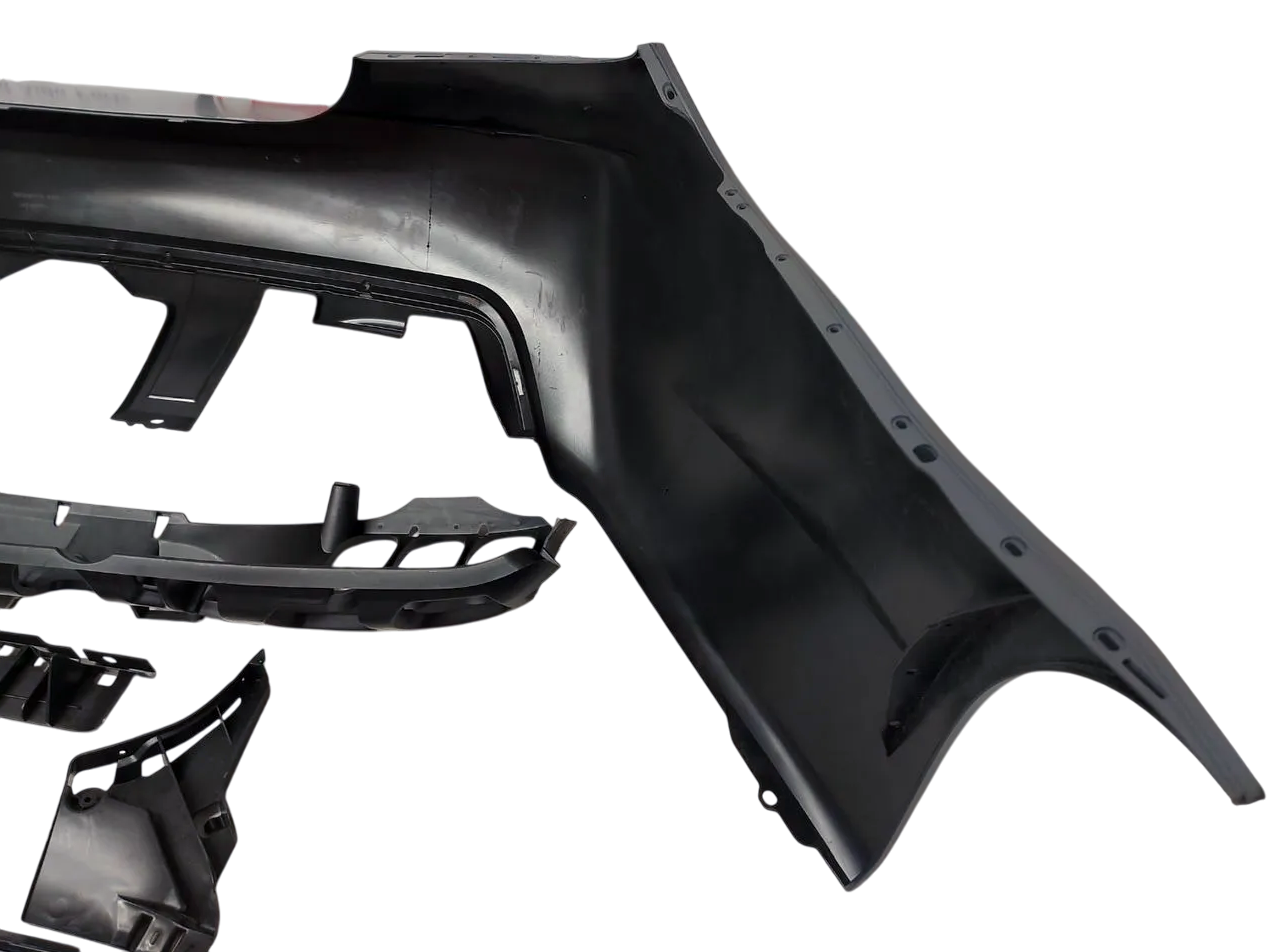 BMW E60 бампер задний М пакет без парктроников под два выхлопа