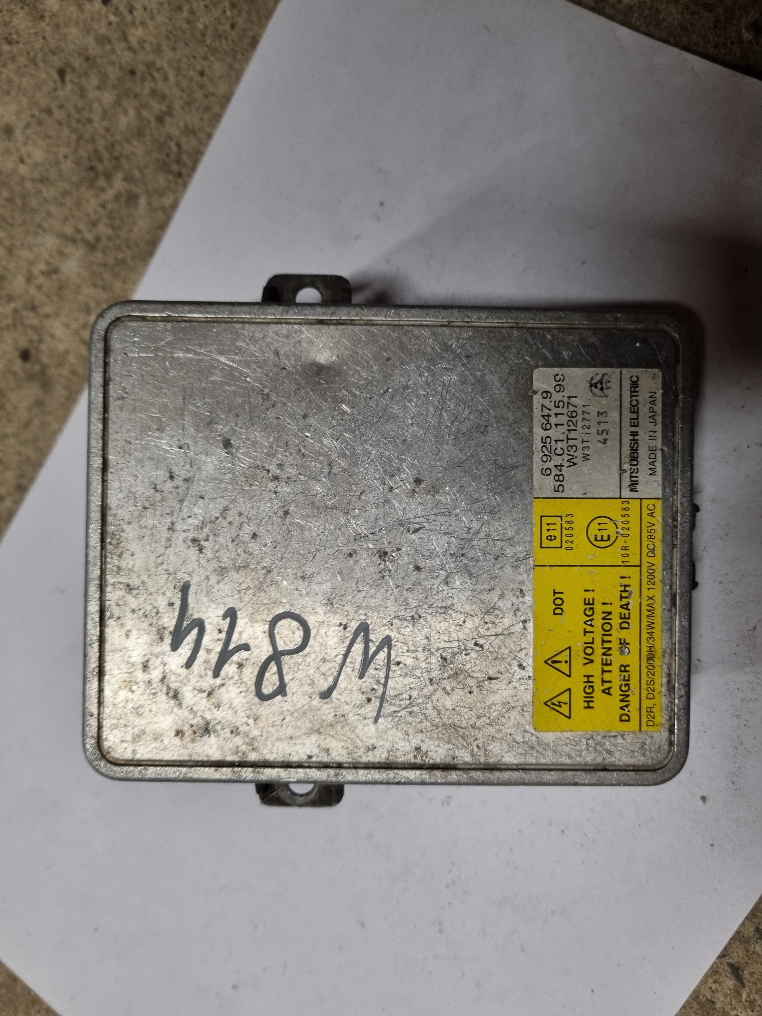 Mitsubishi 3.3 Блок W3T13271 BMW 69256479