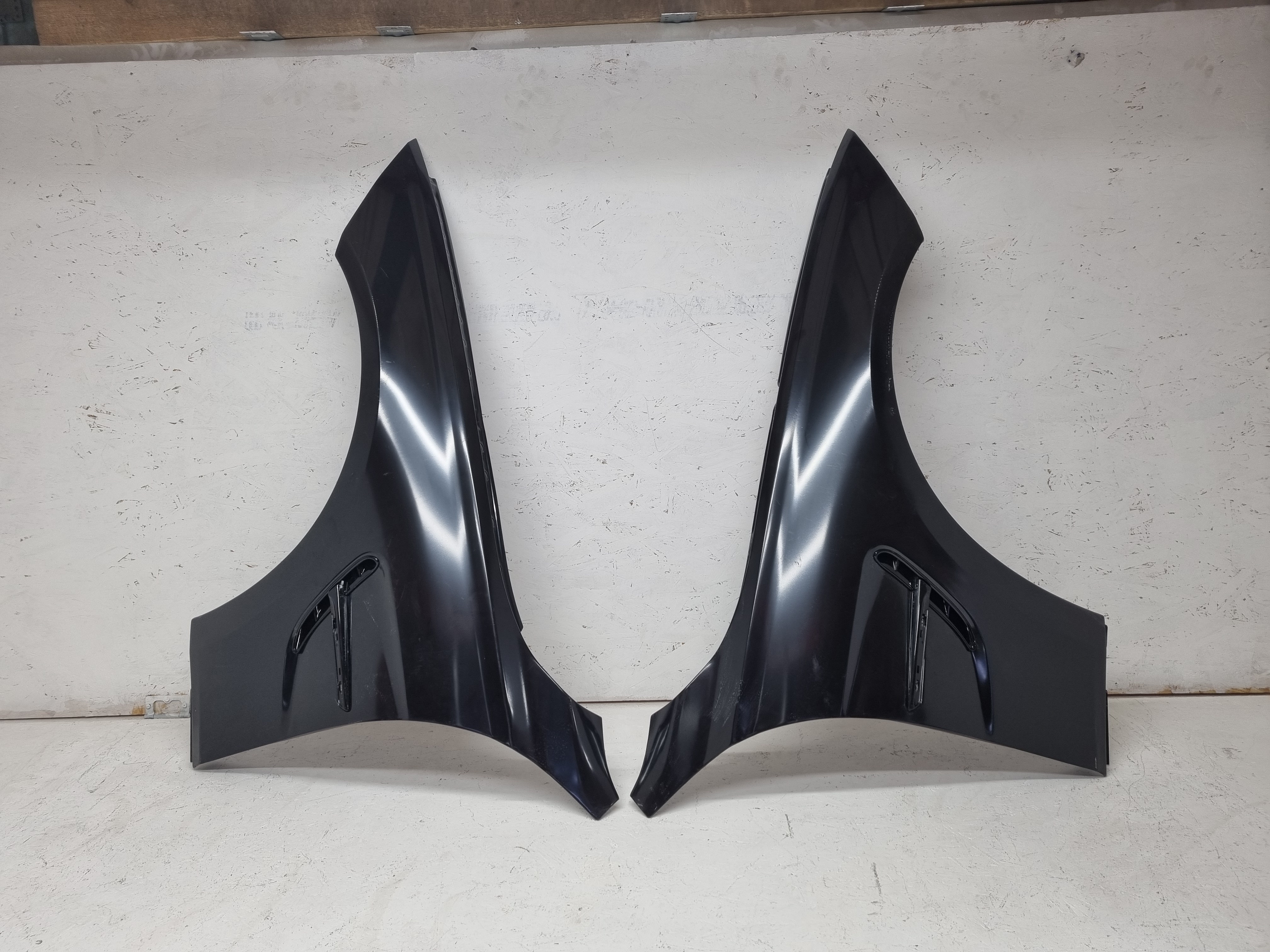 Дефект 2 BMW F30 комплект крыльев M M3 передних для обычной 3