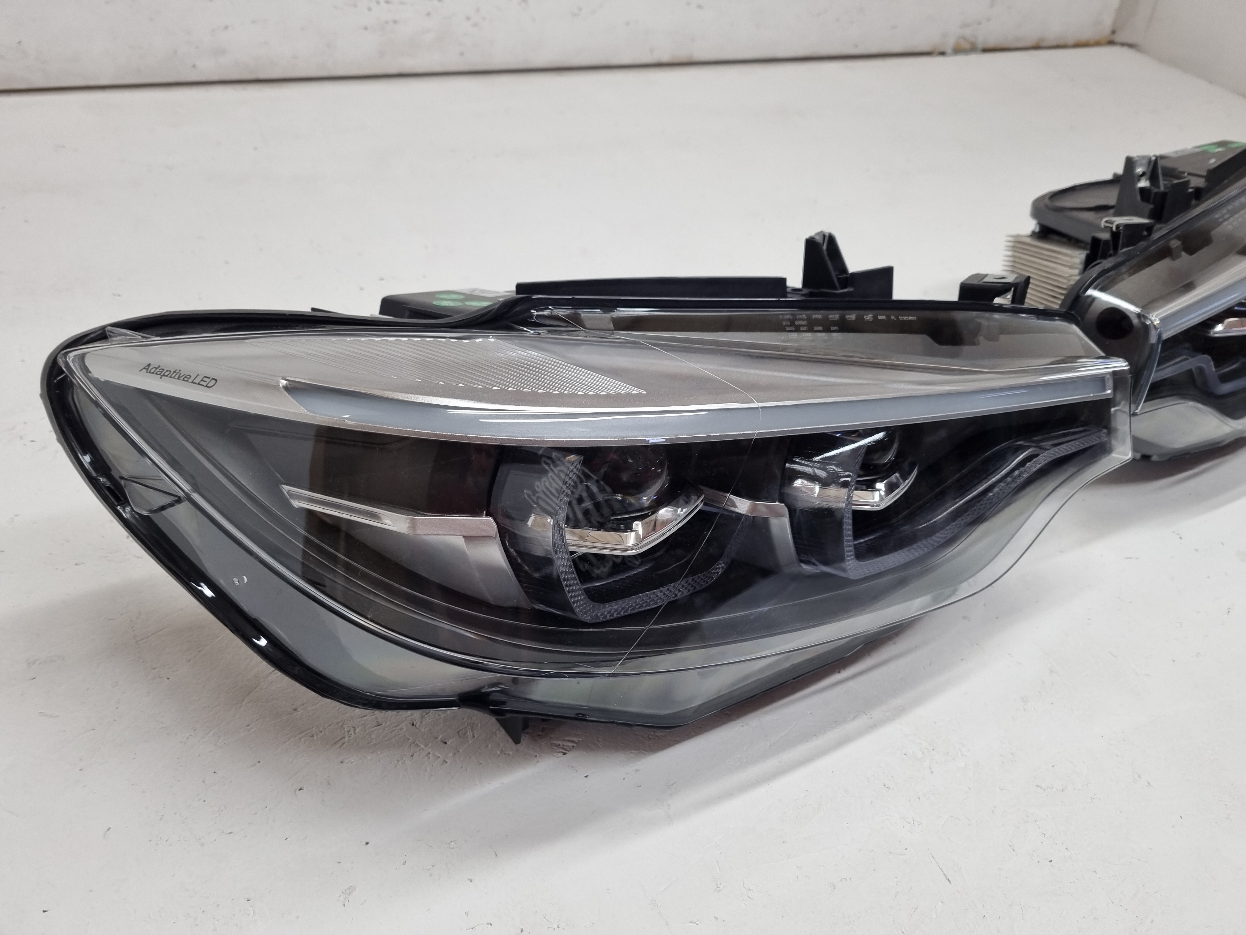 Дефект BMW F32 дорестайлинг фары LED вместо штатных