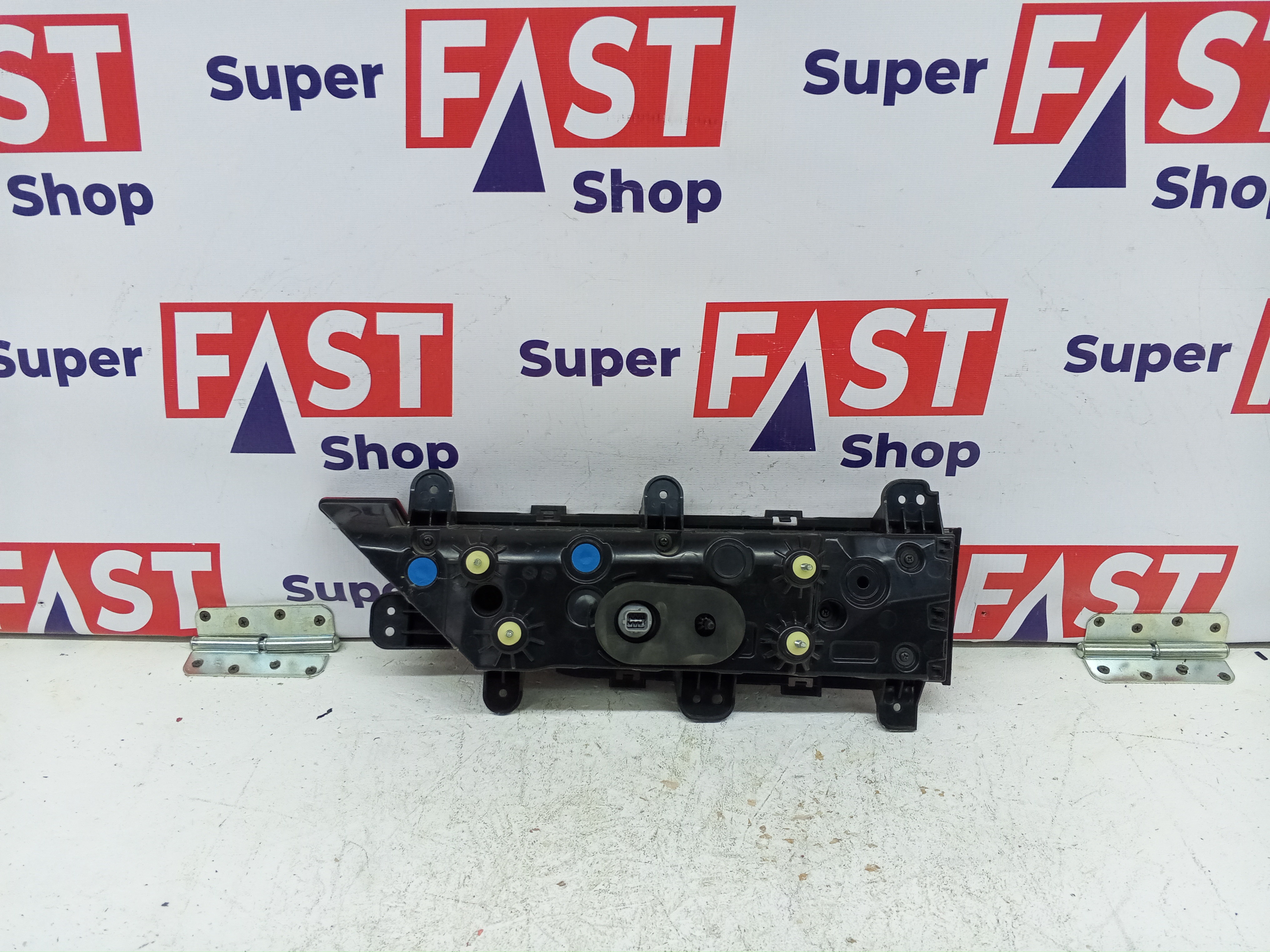 Genesis GV70 фонарь задний левый в крышку