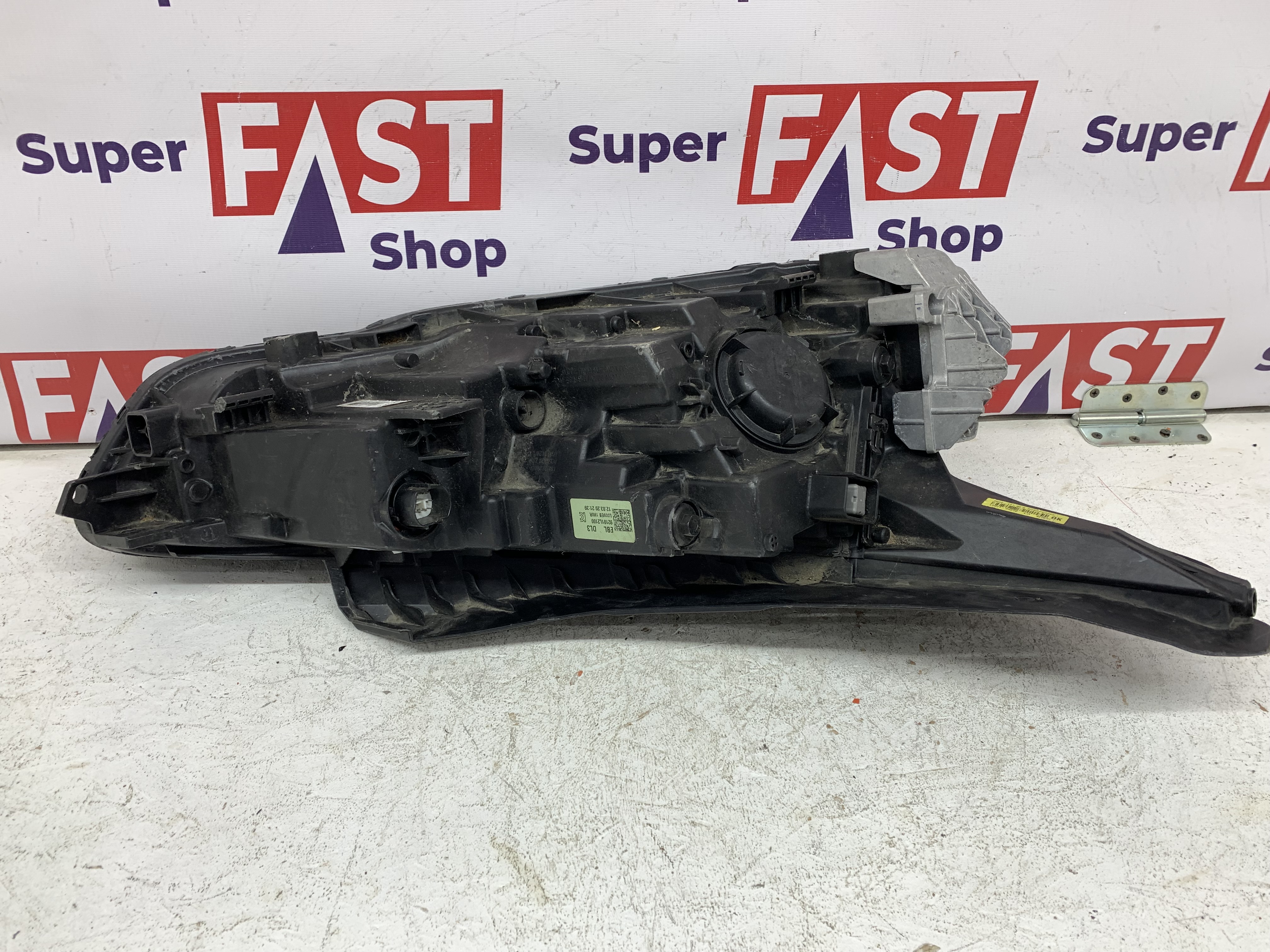 Kia K5 фара левая LED на 3 линзы оригинал бу