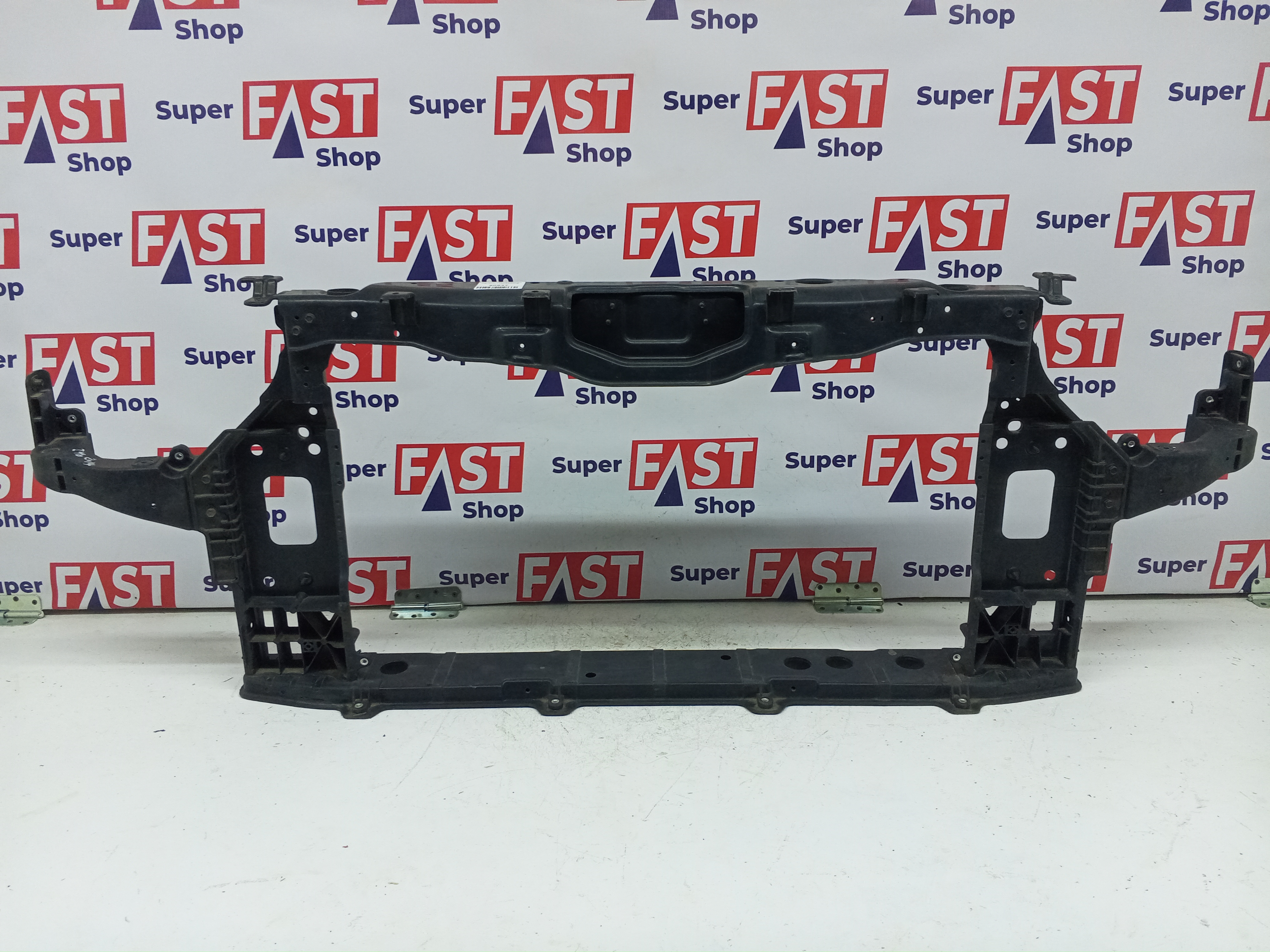 Hyundai I40 передняя панель / телевизор