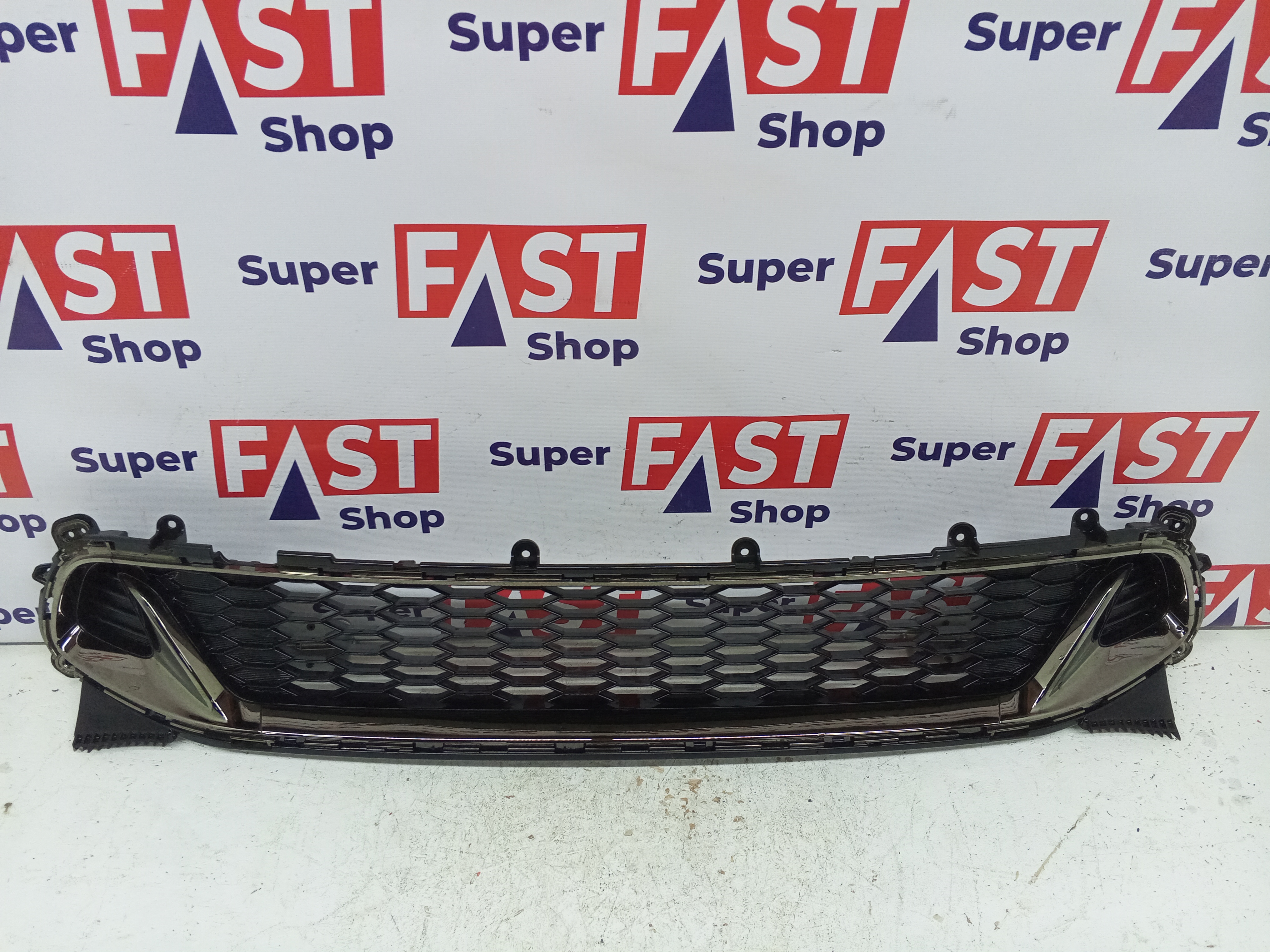 Kia Stinger GT нижняя решетка в передний бампер