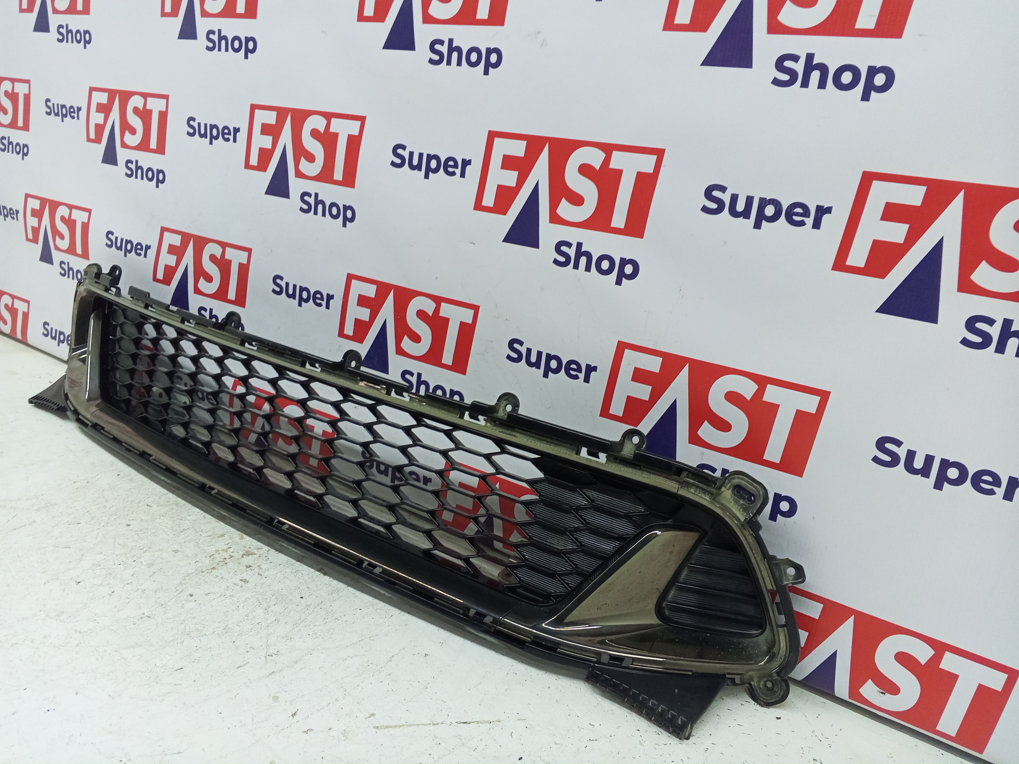 Kia Stinger GT нижняя решетка в передний бампер