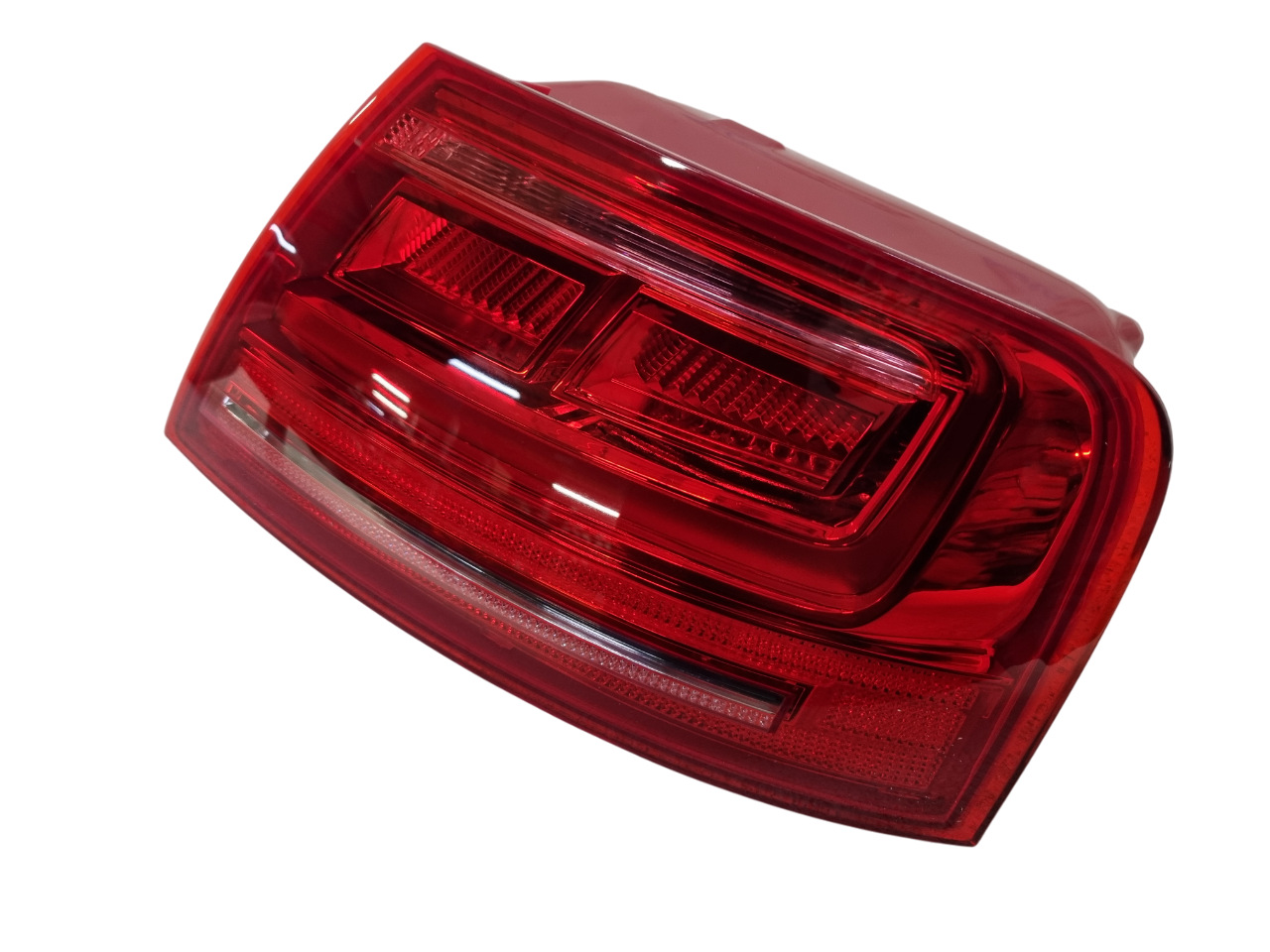 Audi A8 D4 дорестайлинг фонарь правый в крыло