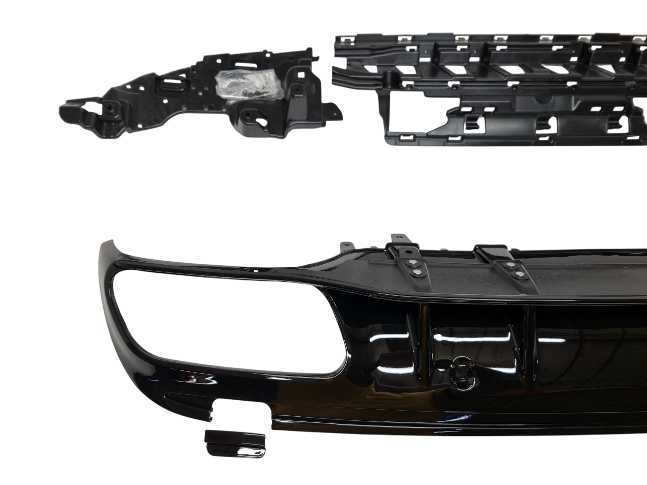 Mercedes W205 рестайлинг диффузор AMG 63 чeрный глянец без насадок