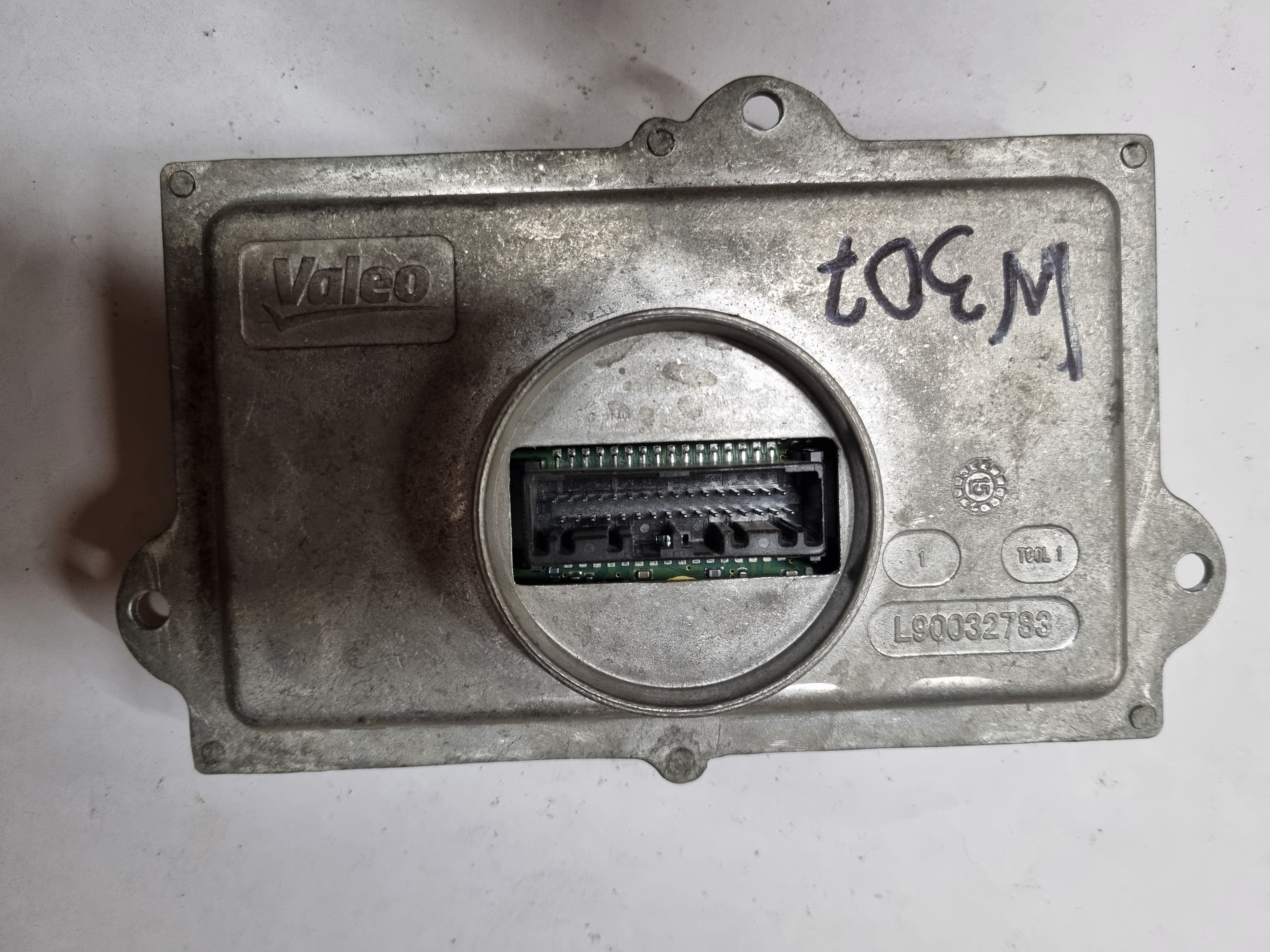 Volvo XC90 блок управления фарой LED 90059440