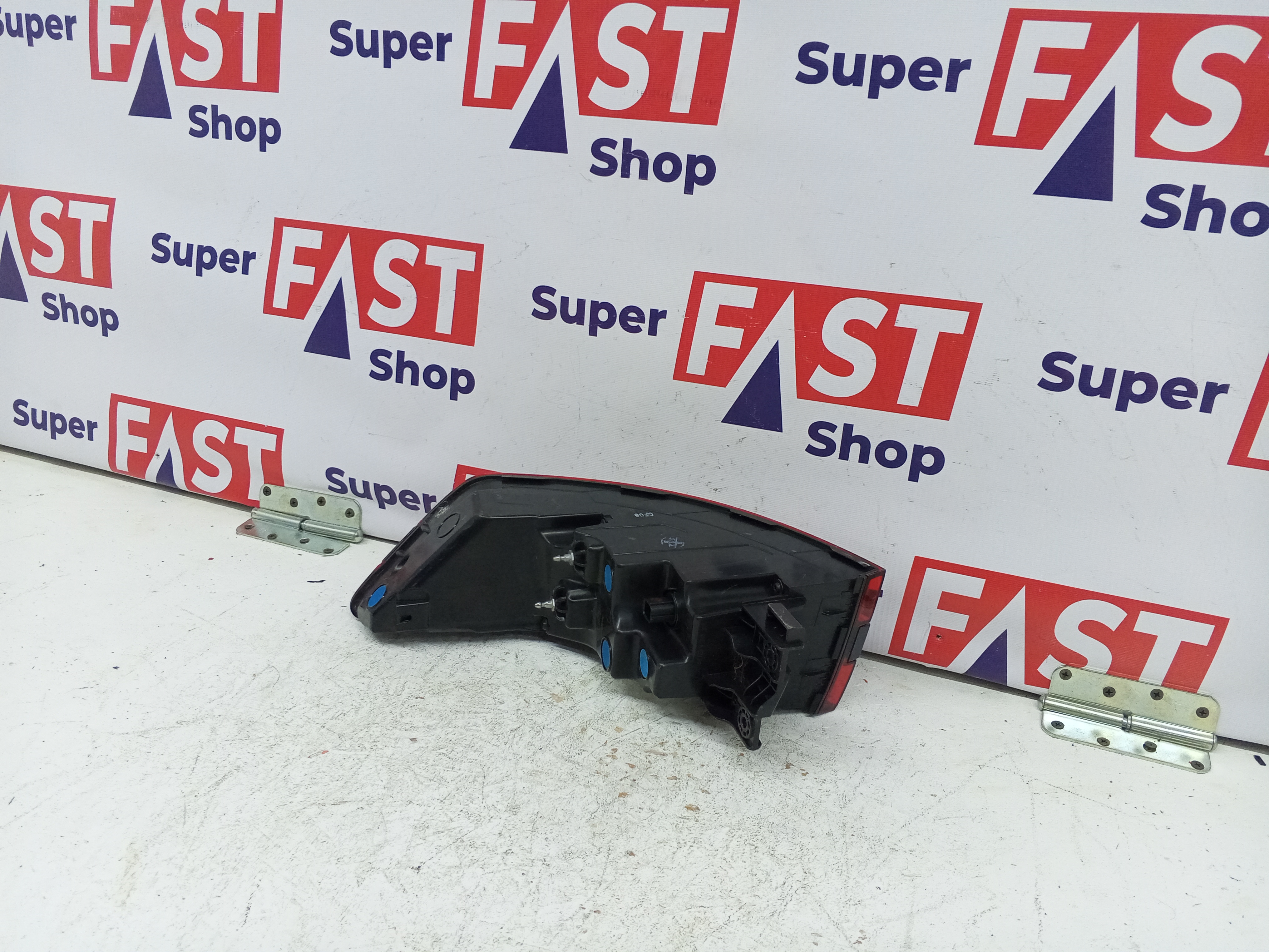 фонарь задний левый в крыло Genesis GV70