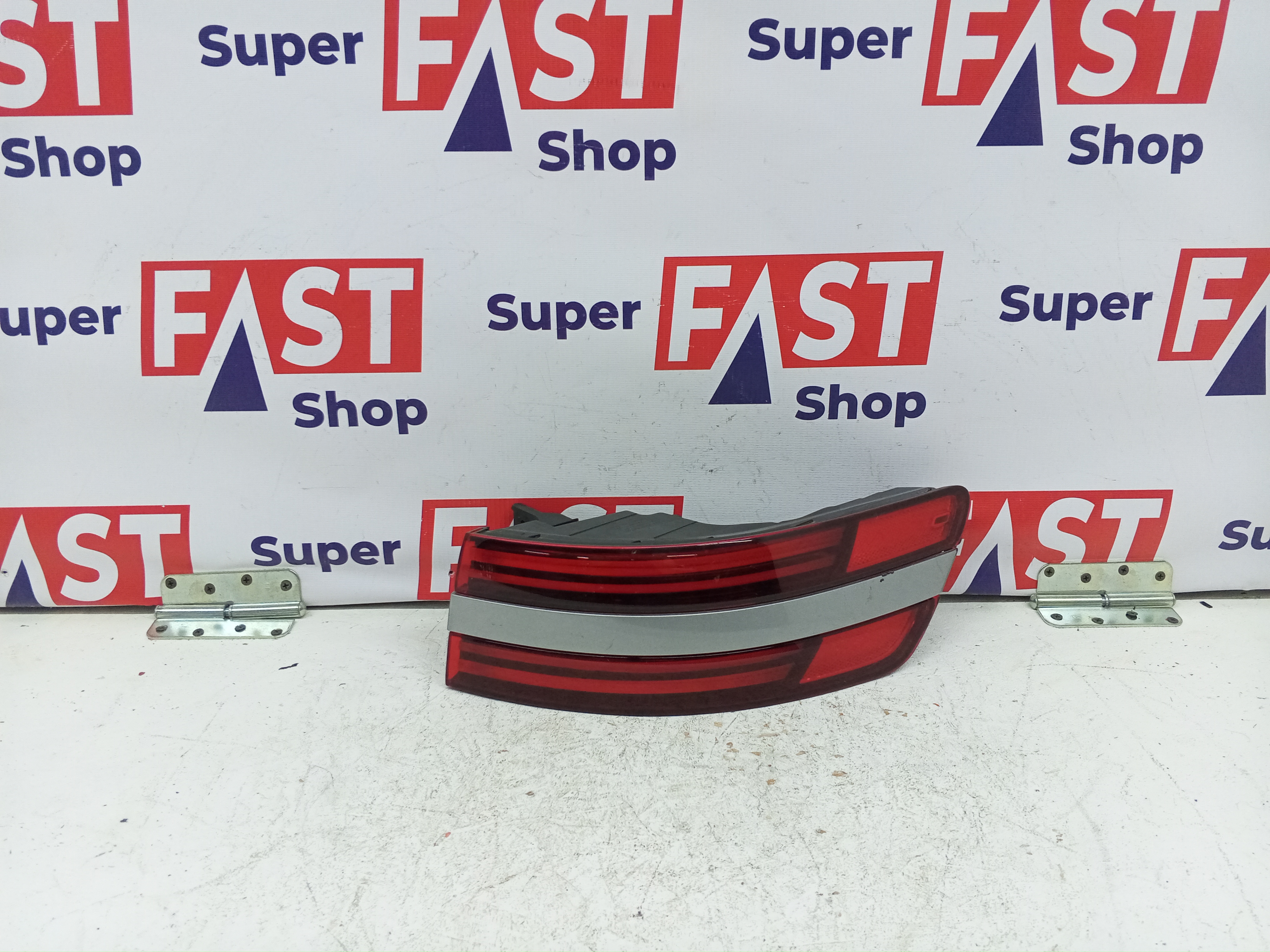 фонарь задний правый в крыло Genesis GV70