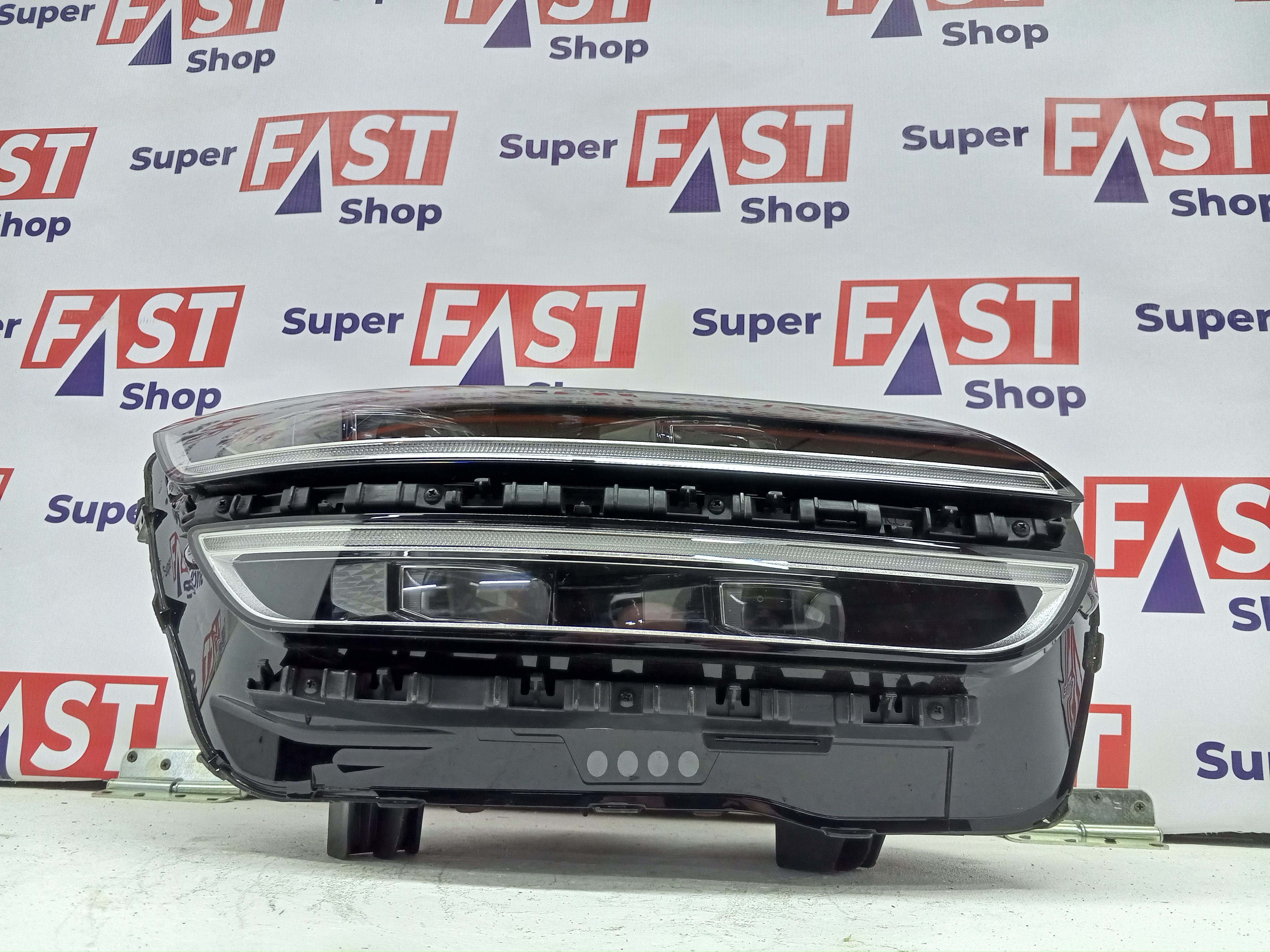 Genesis GV70 дорест 2020-2024 LED фара правая