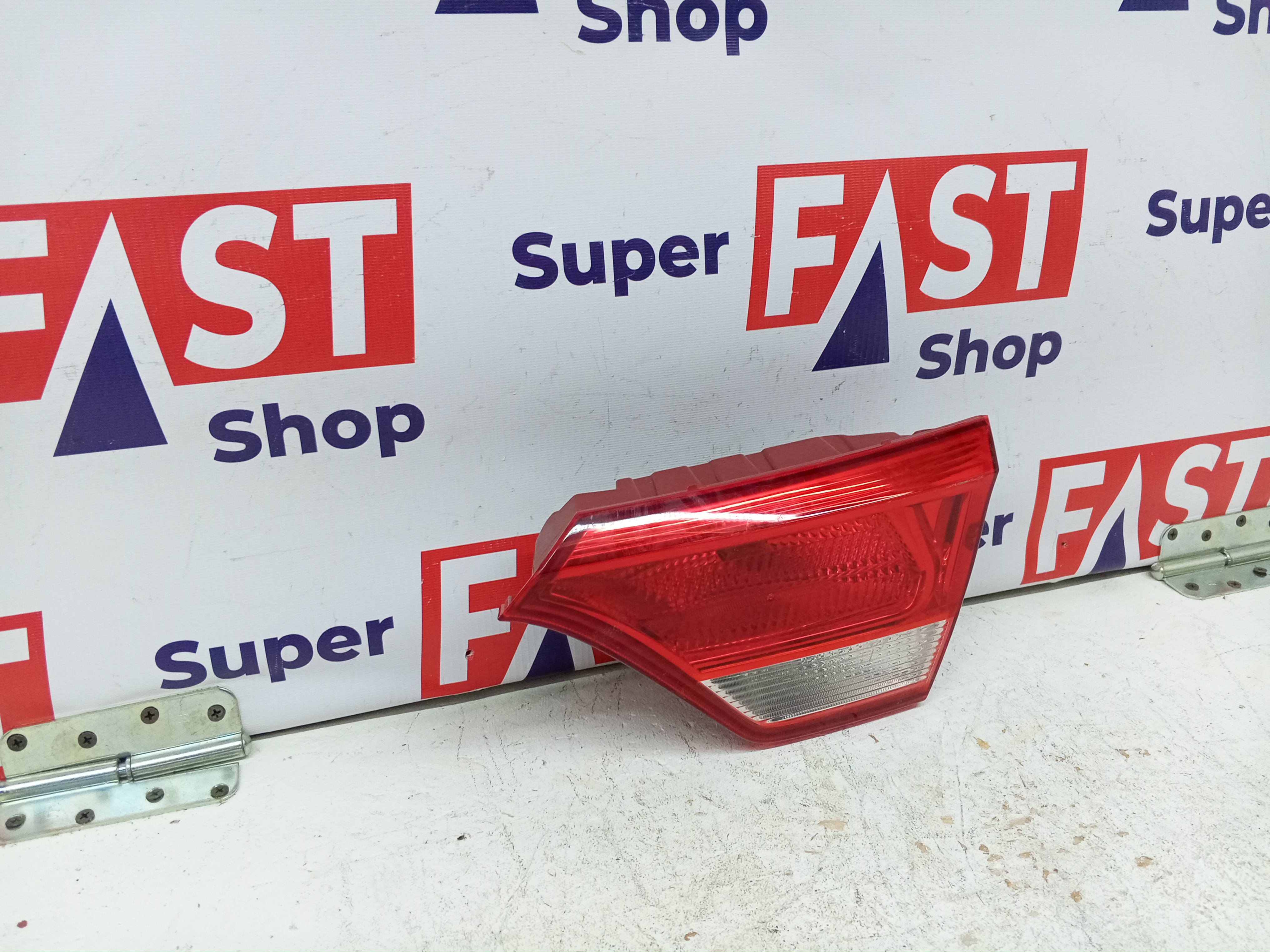 Kia Rio 4 фонарь правый галоген в крышку