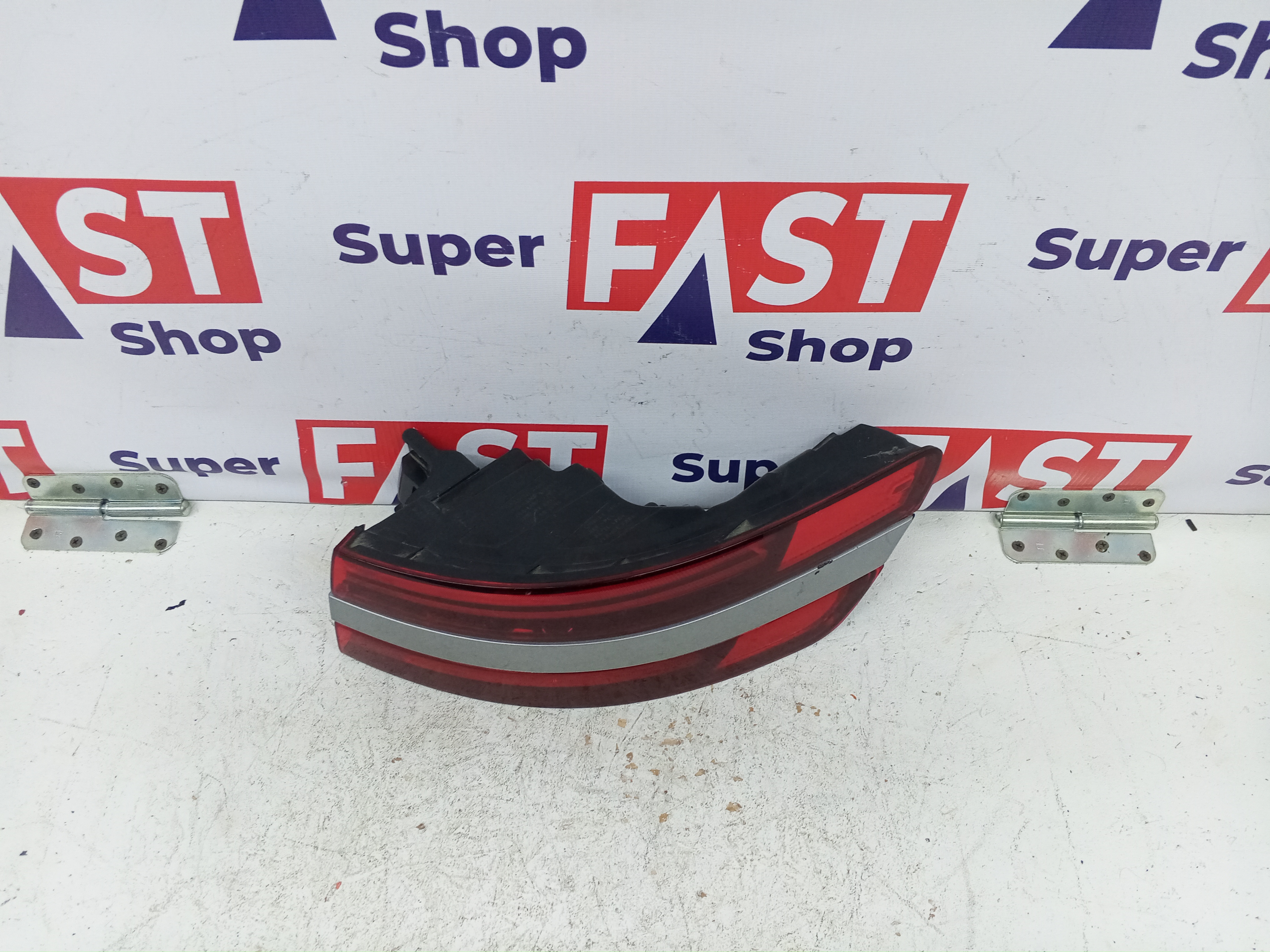 фонарь задний правый в крыло Genesis GV70