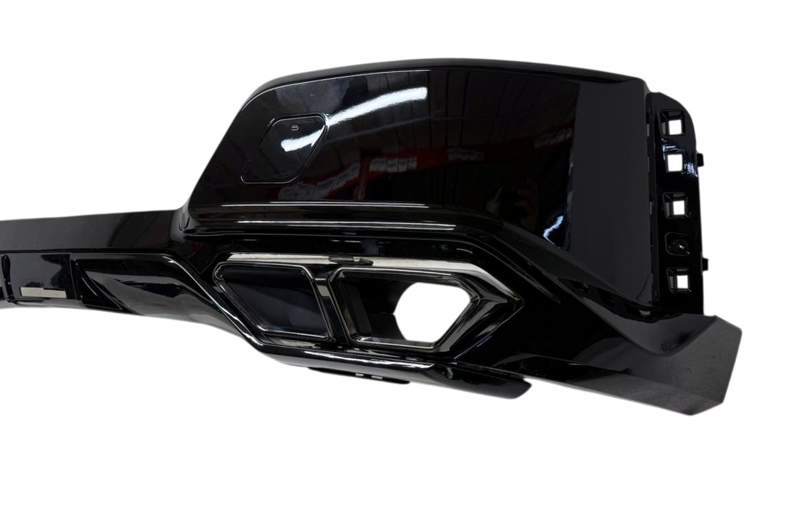 BMW G70 диффузор с насадками